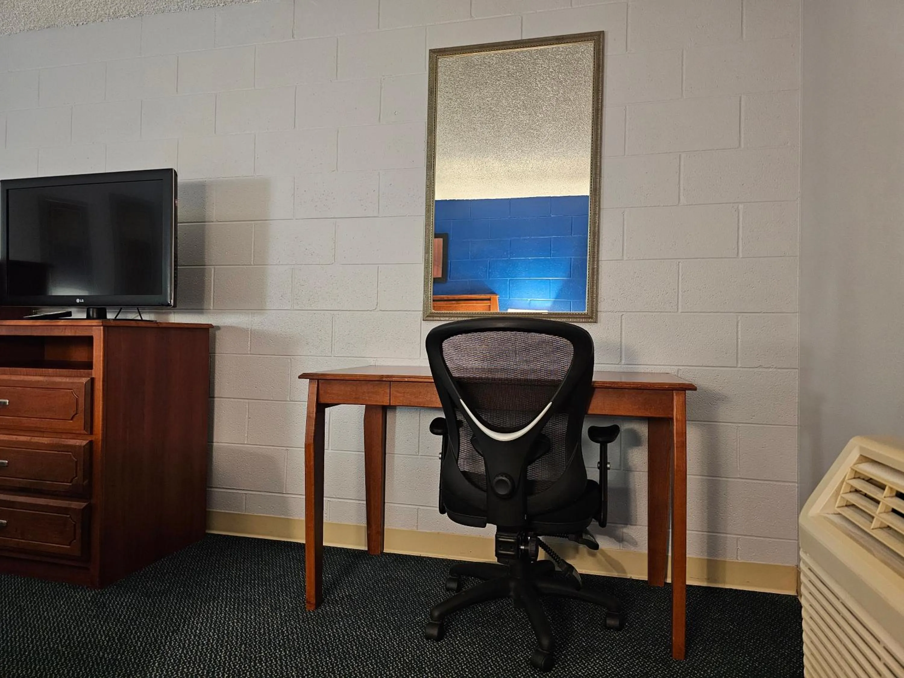 Bedroom in 1st Choice Inn of Rawlins