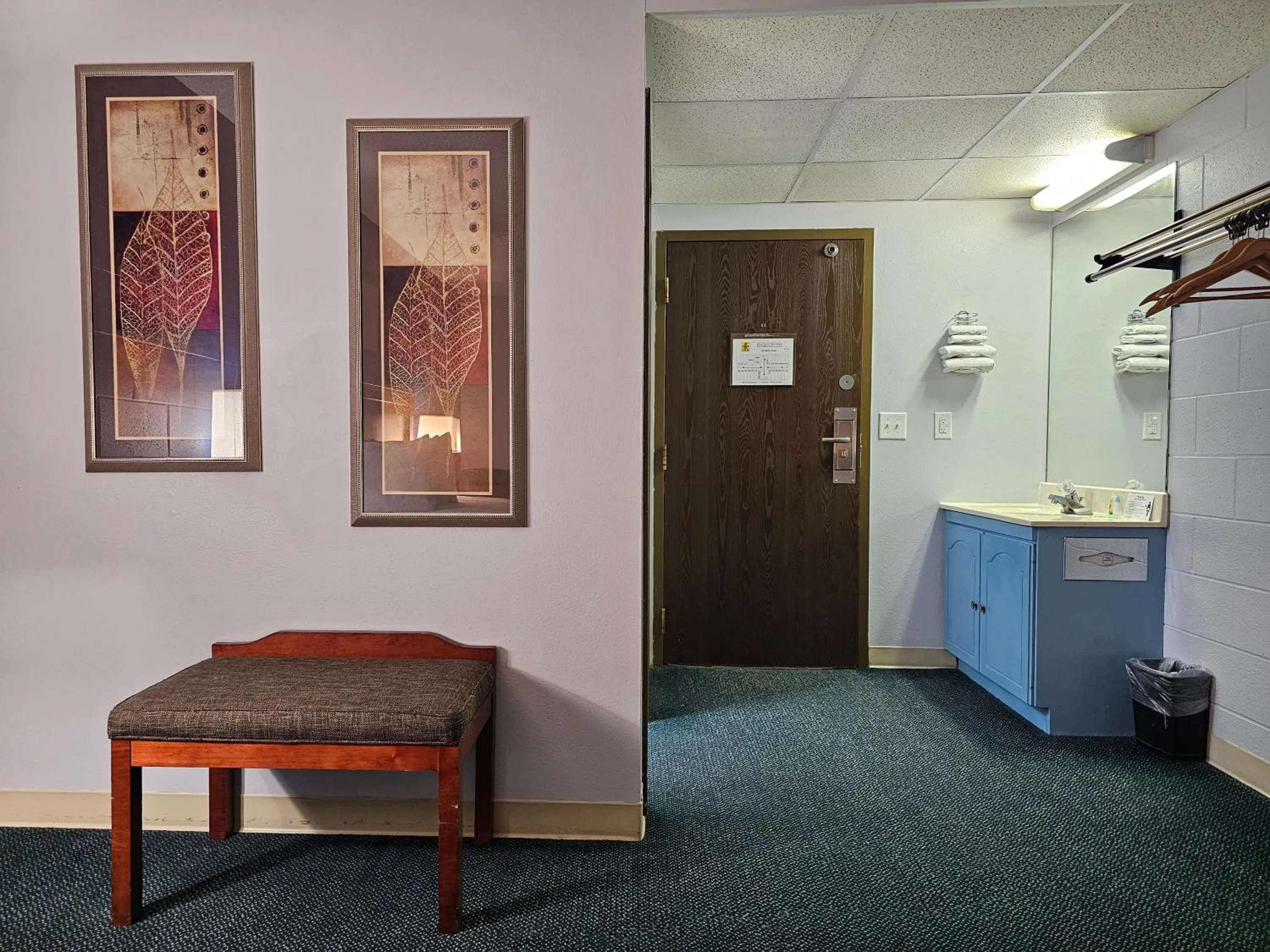 Bedroom in 1st Choice Inn of Rawlins