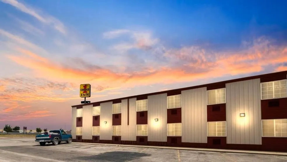 Property building in 1st Choice Inn of Rawlins