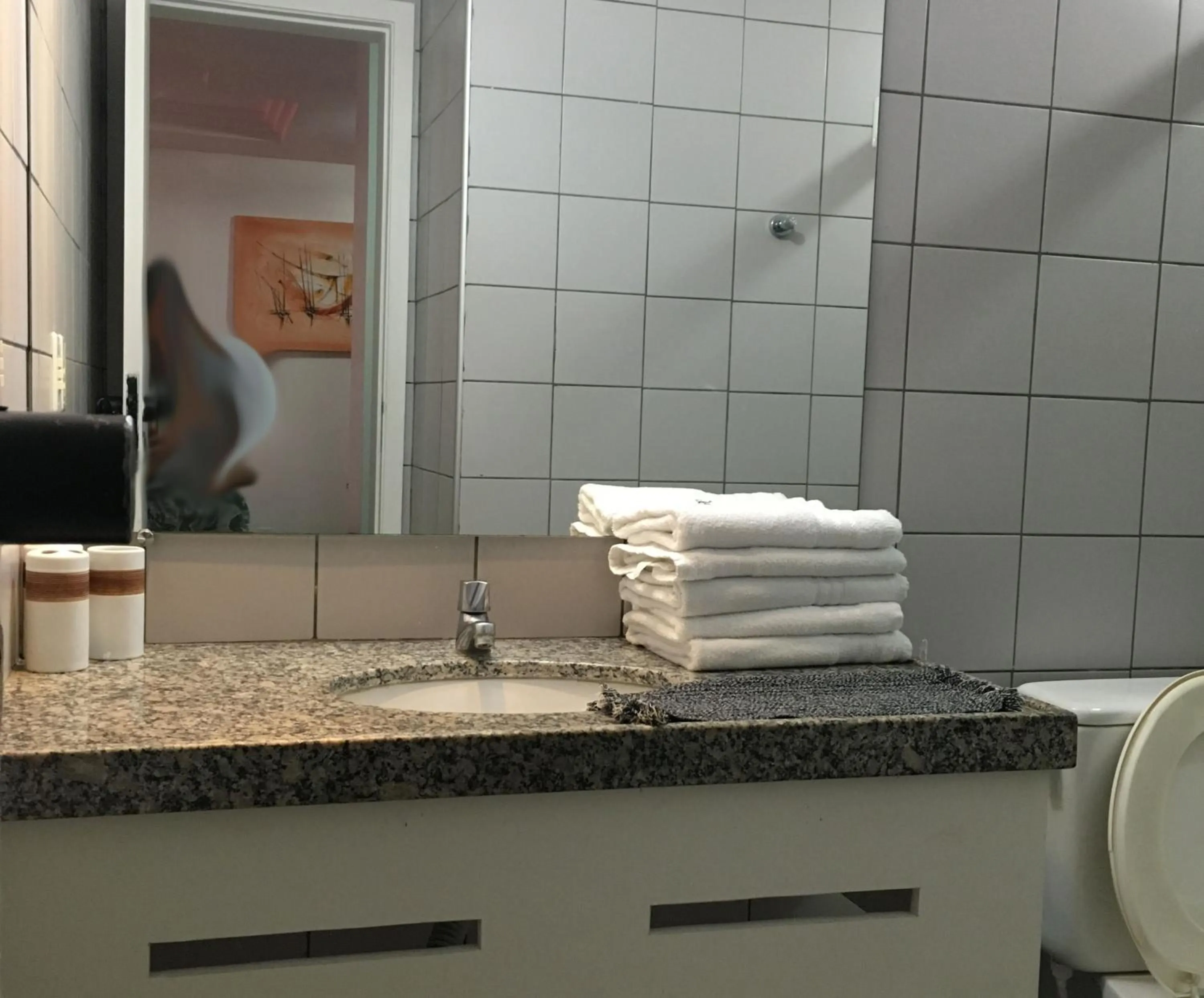 Bathroom in Luzon Flat Meireles Praia