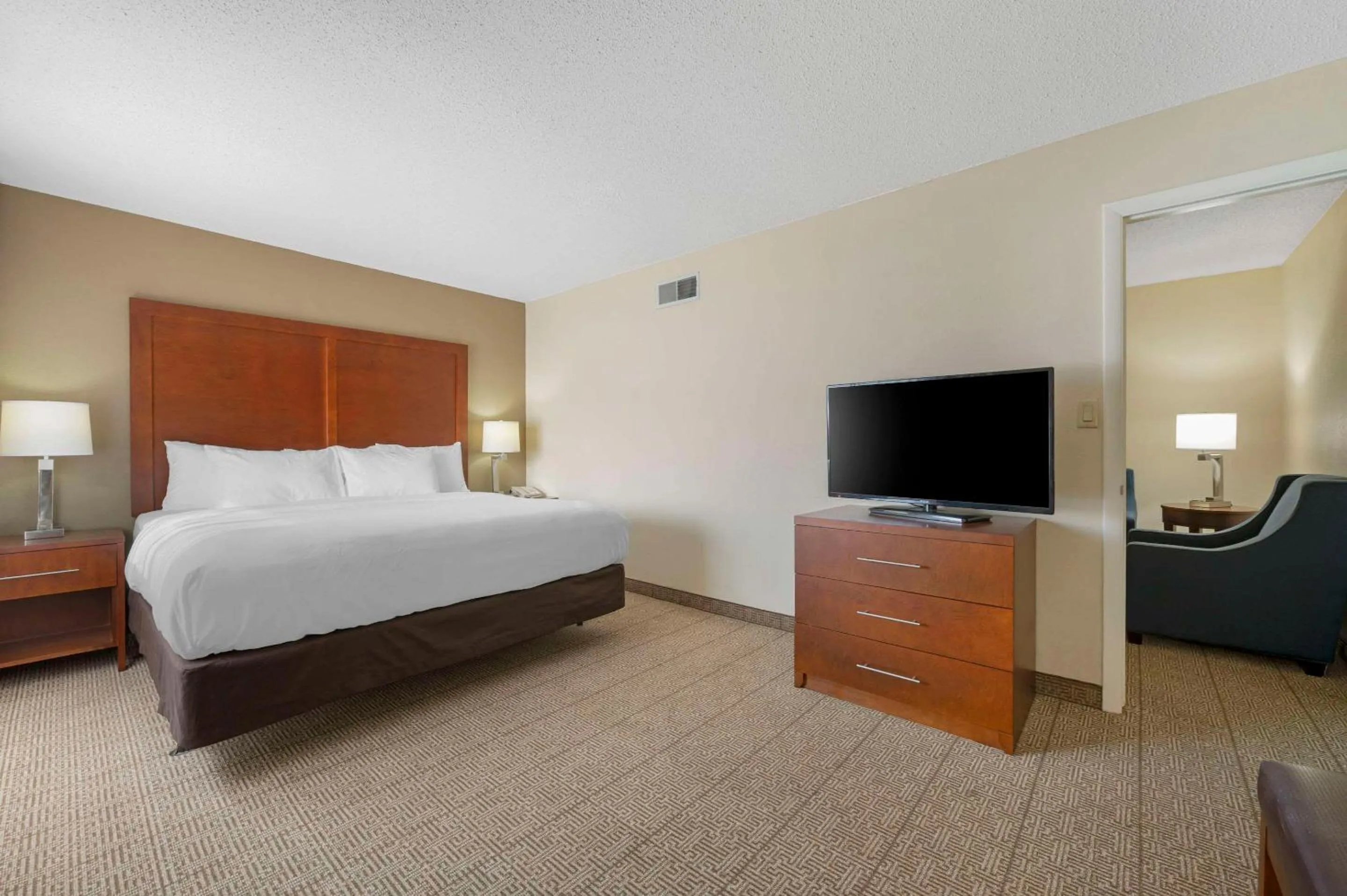 Bedroom, Bed in Comfort Inn & Suites Indianapolis Northwest - College Park