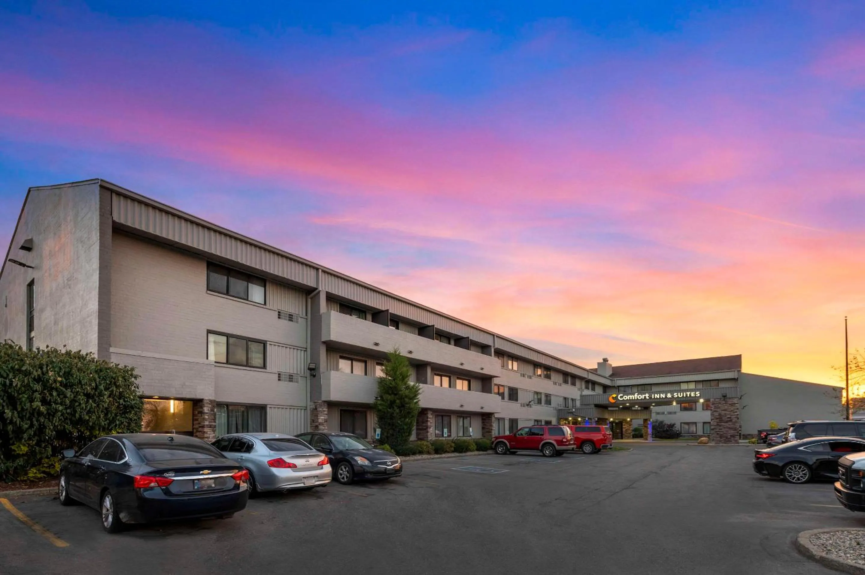 Property building in Comfort Inn & Suites Indianapolis Northwest - College Park