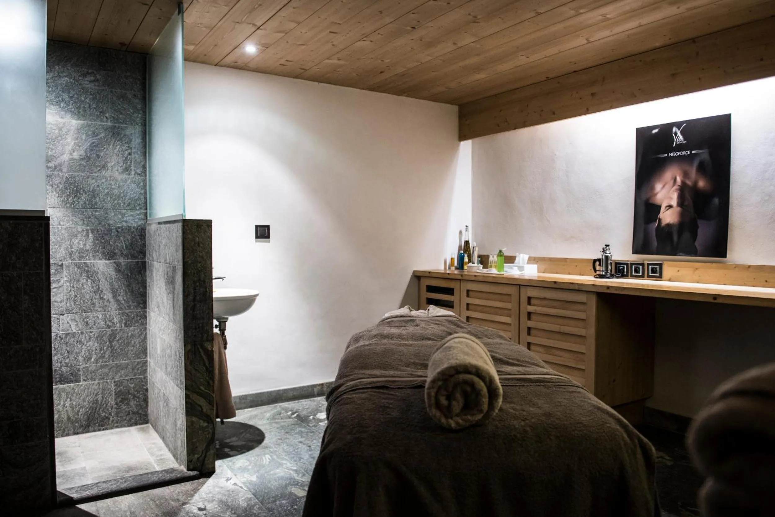 Massage in Flocons de Sel - Relais & Chateaux