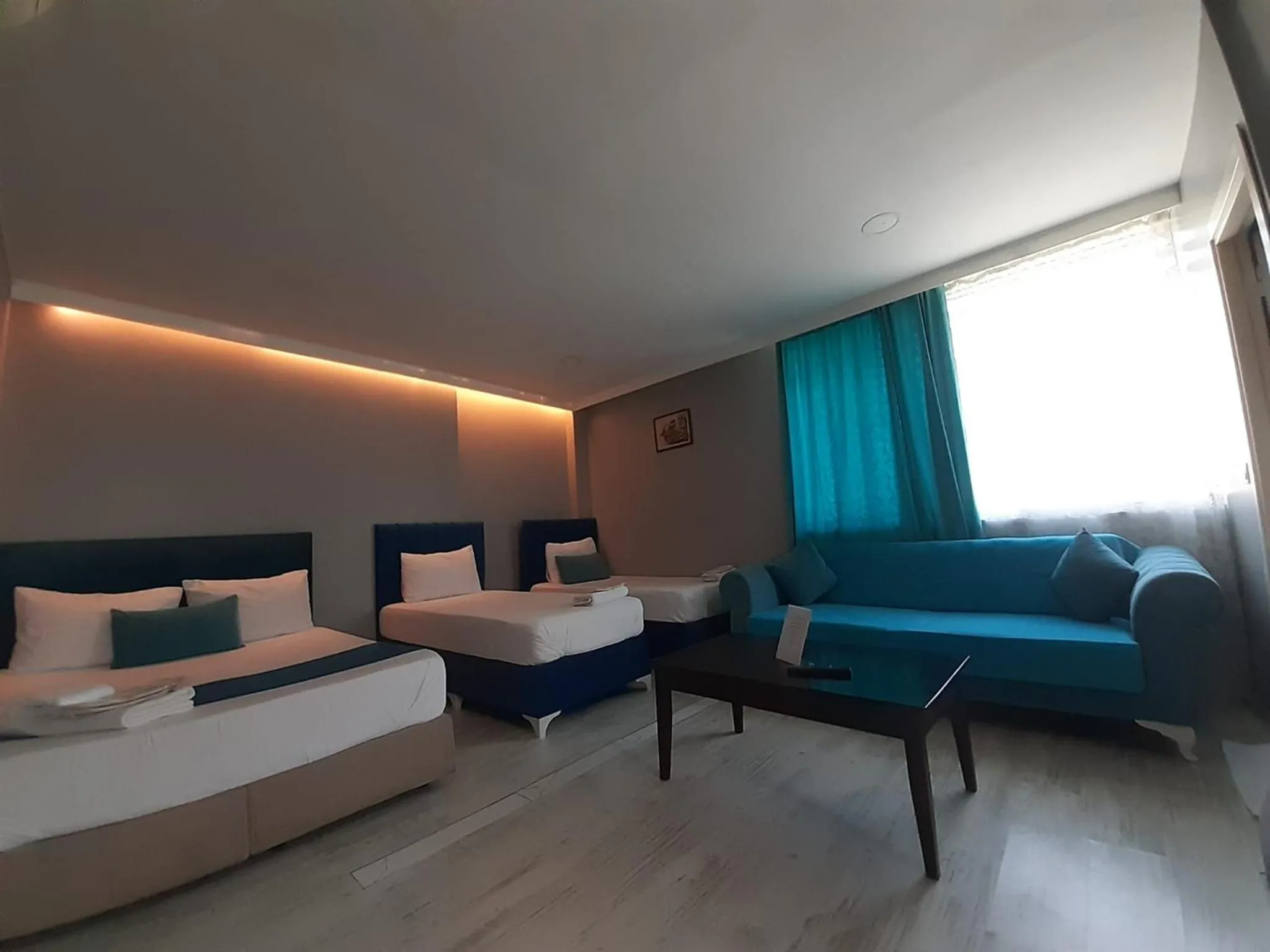 Bed in 216 Turkuaz Suit