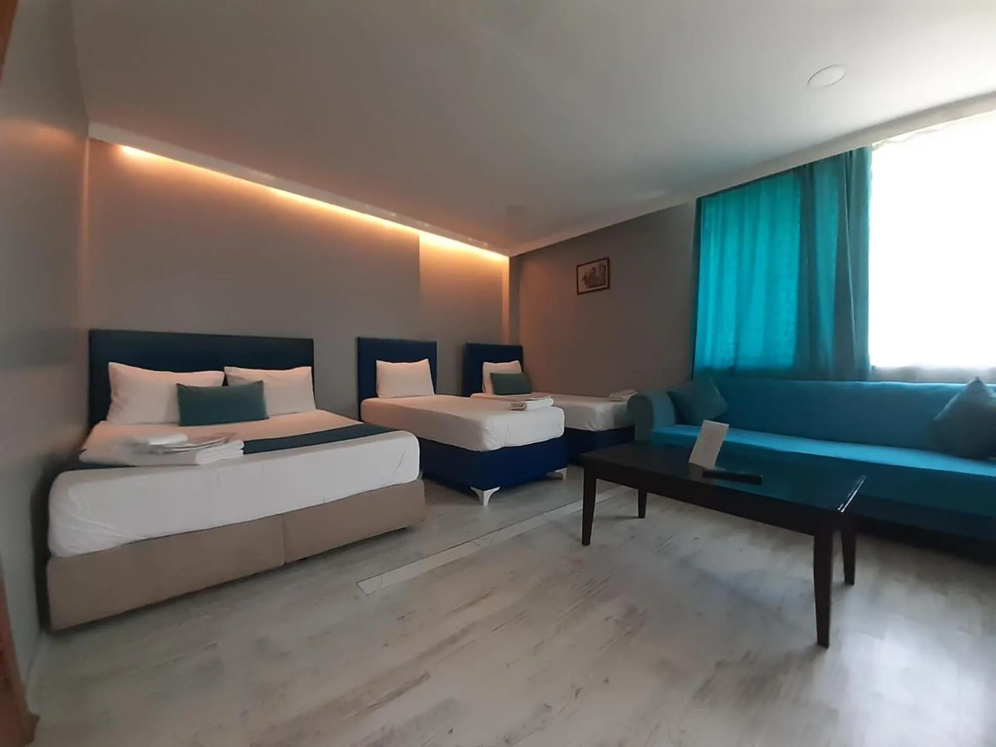 Bed in 216 Turkuaz Suit