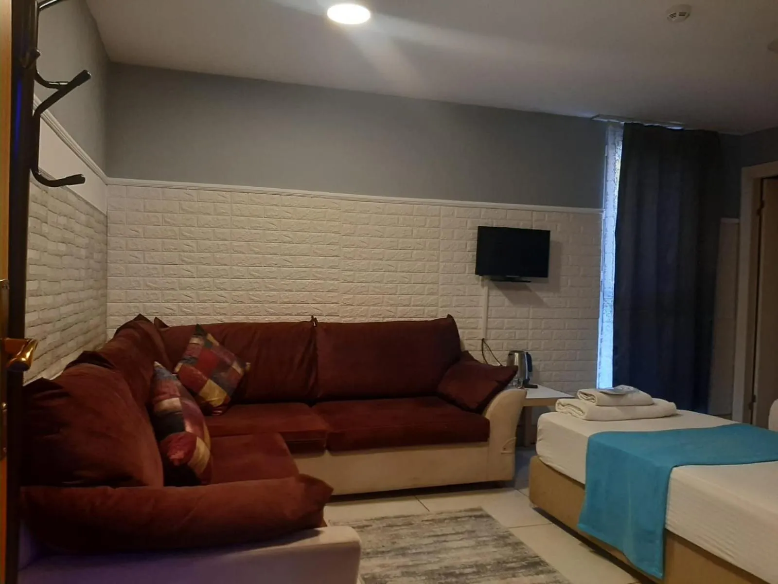 TV and multimedia in 216 Turkuaz Suit