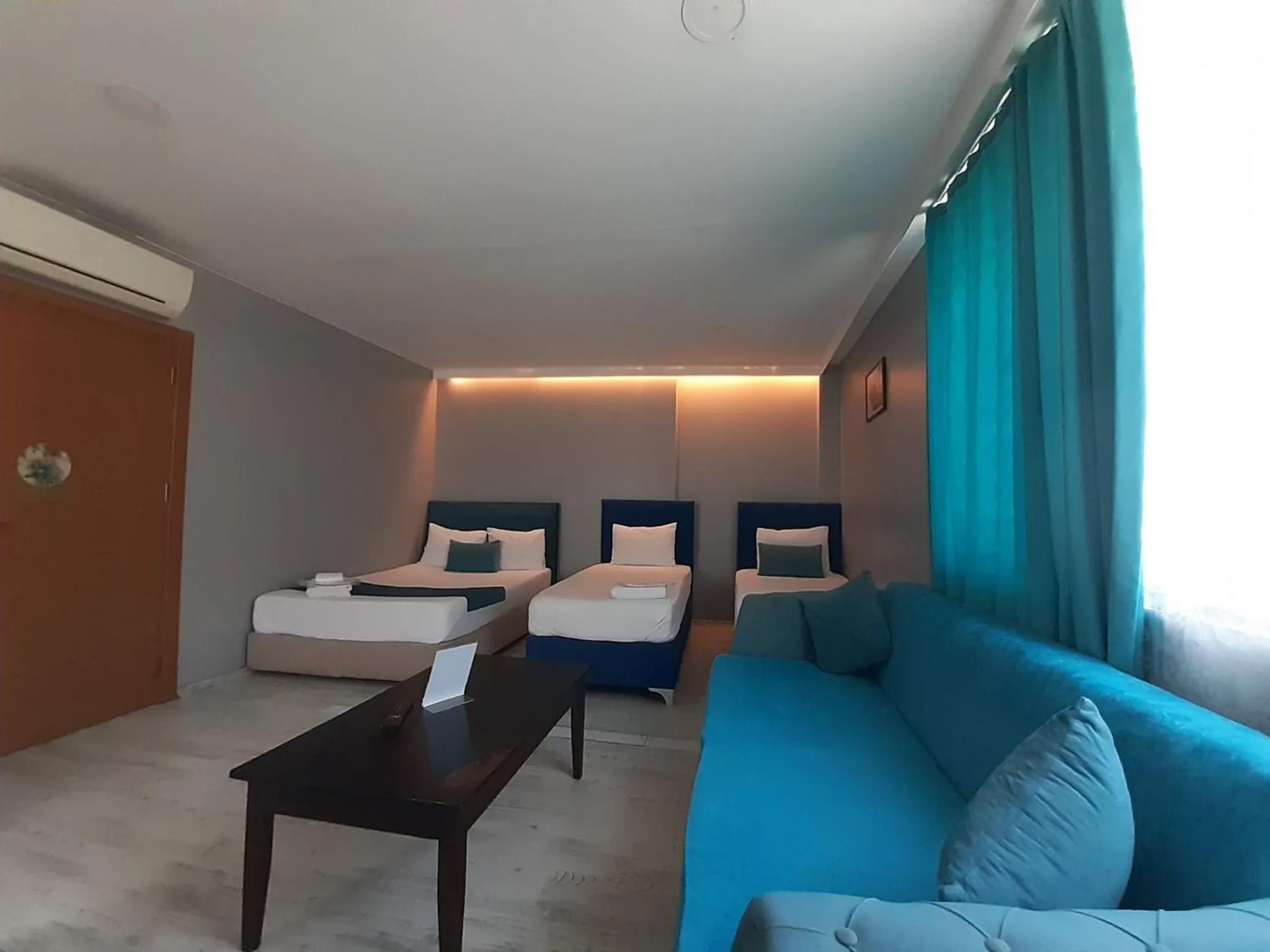 Bed in 216 Turkuaz Suit