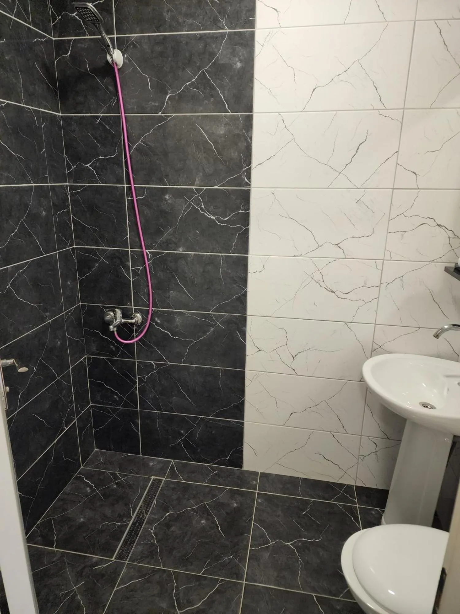 Toilet in 216 Turkuaz Suit