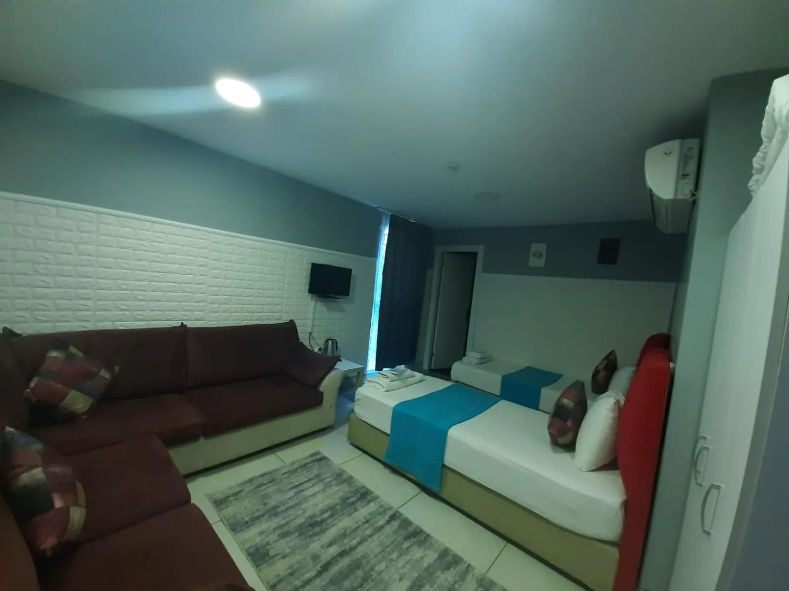 Living room, Bed in 216 Turkuaz Suit