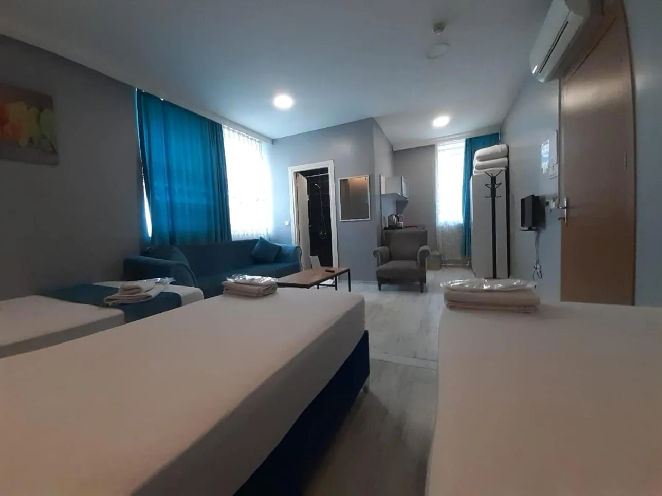 Bed in 216 Turkuaz Suit