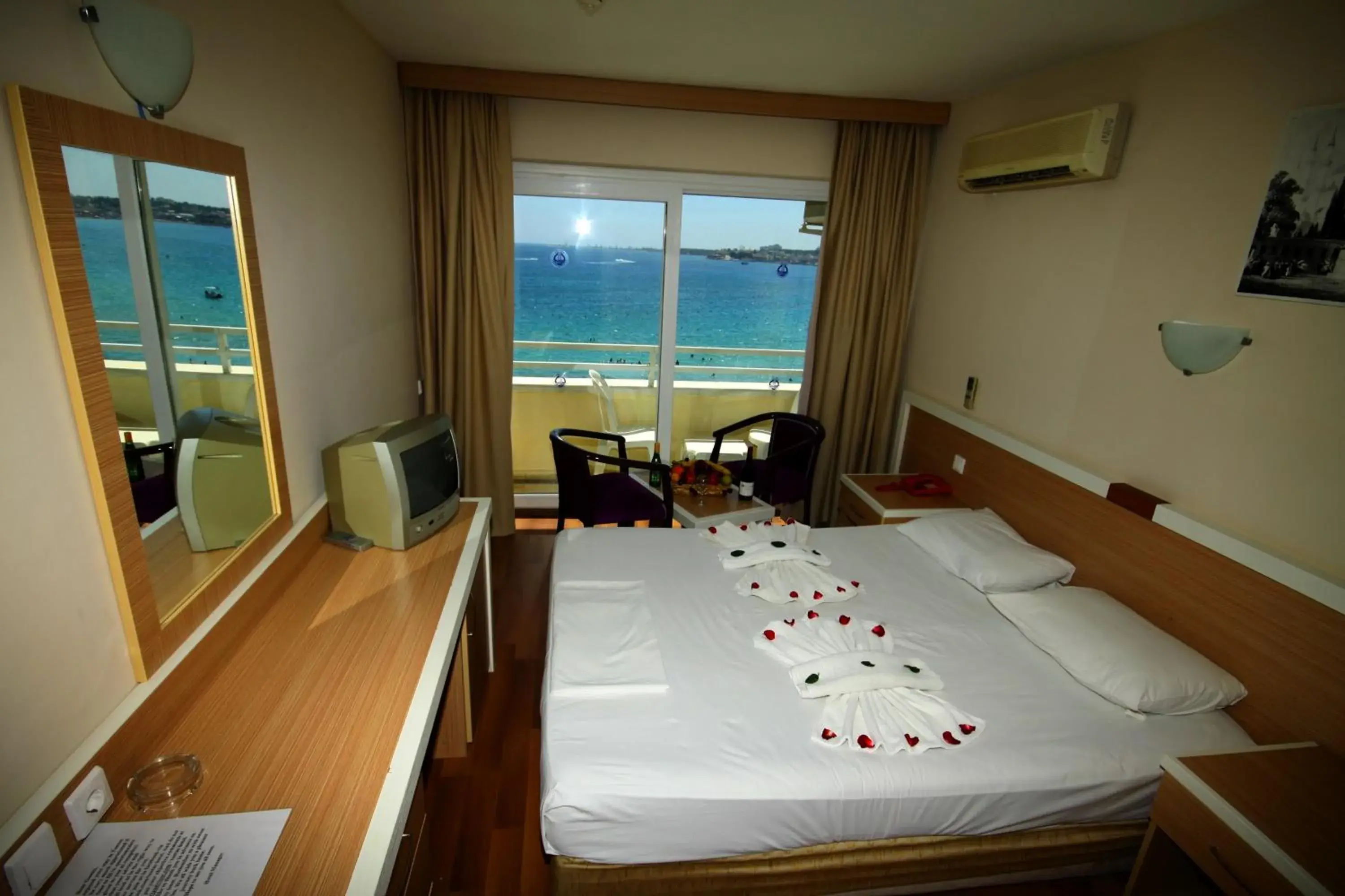 Double Room with Sea View in Tuntas Beach Hotel - All Inclusive Double Room with Sea View in Tuntas Beach Hotel - All Inclusive