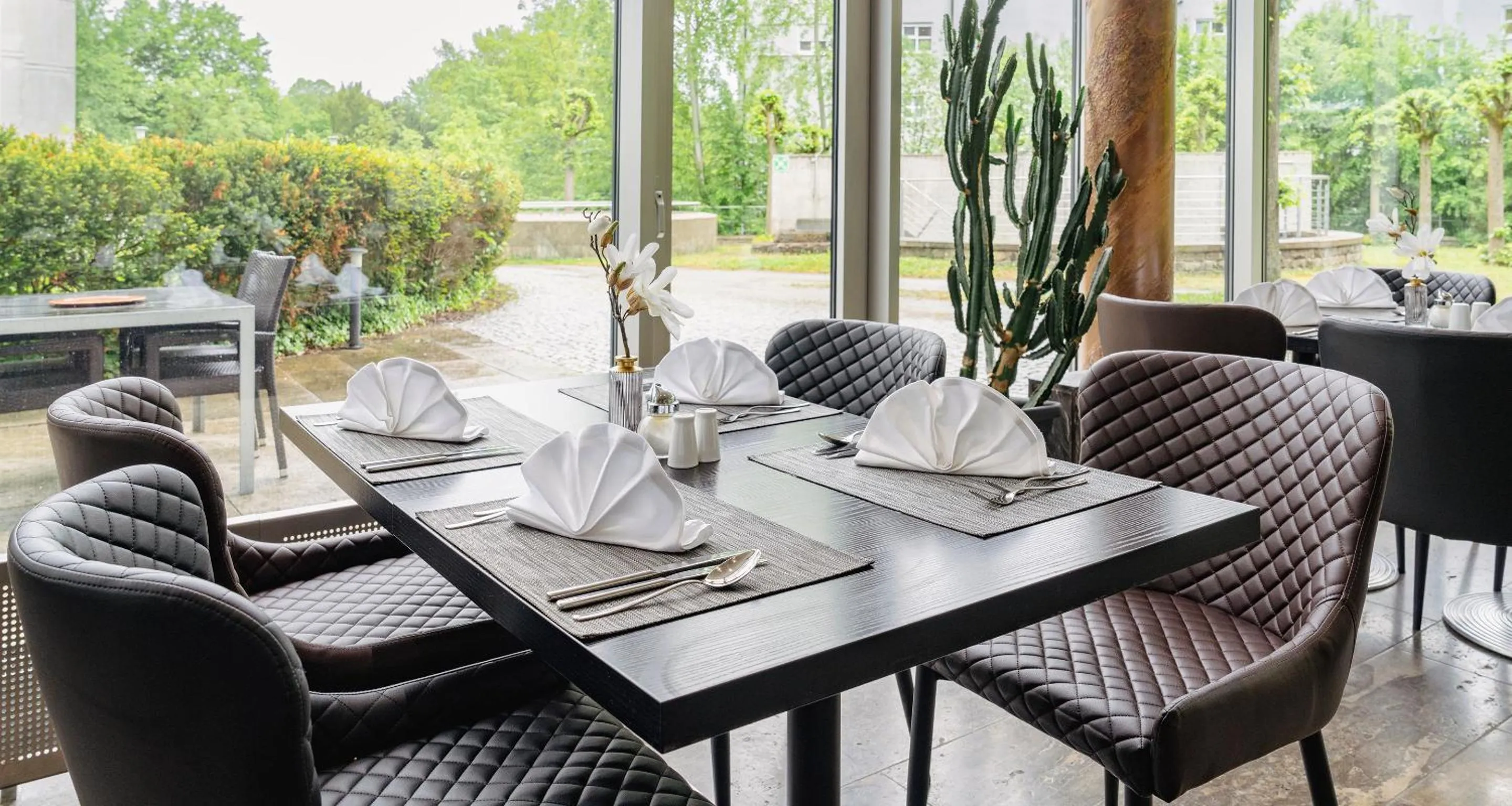 Restaurant/places to eat in PLAZA INN Stuttgart-Ditzingen