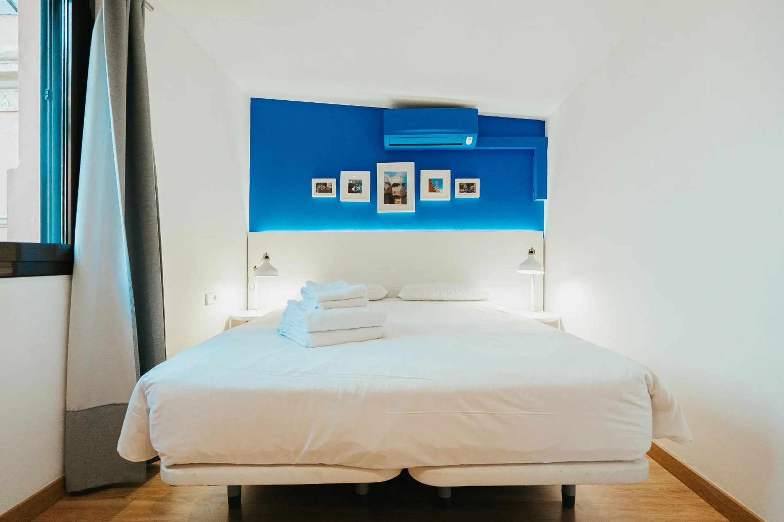 Bed in Ramblas Apartments