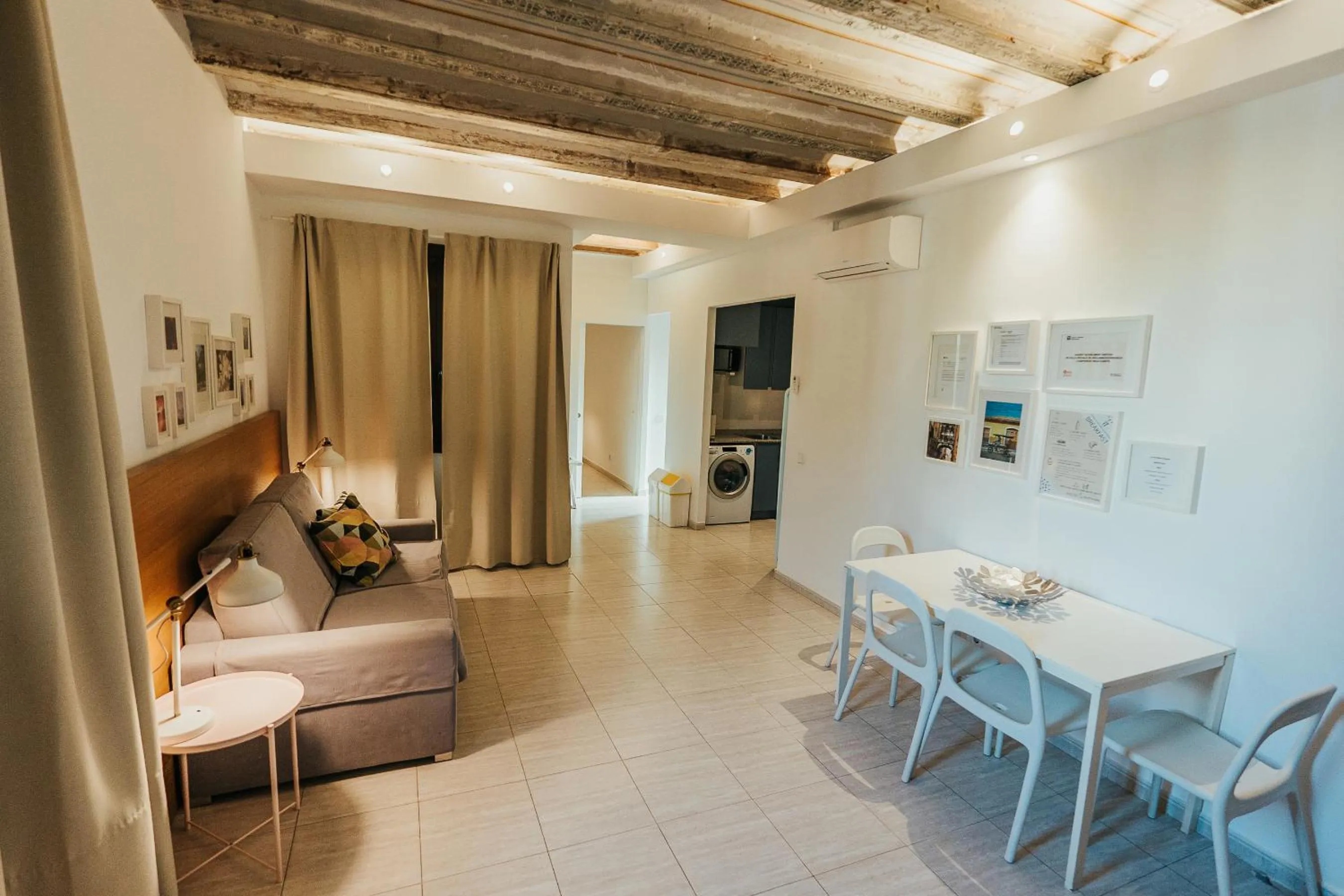 Living room in Ramblas Apartments