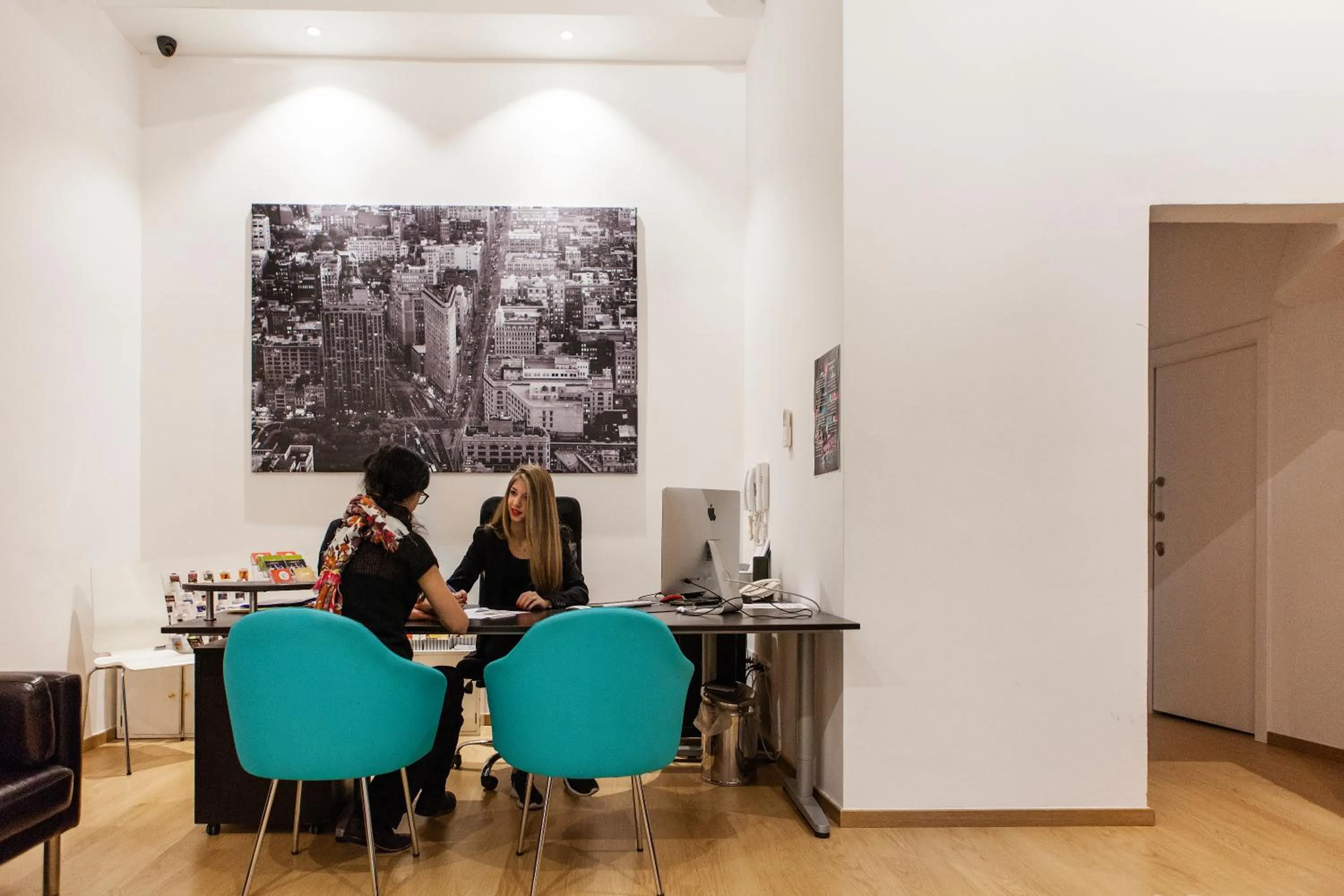 People in Ramblas Apartments