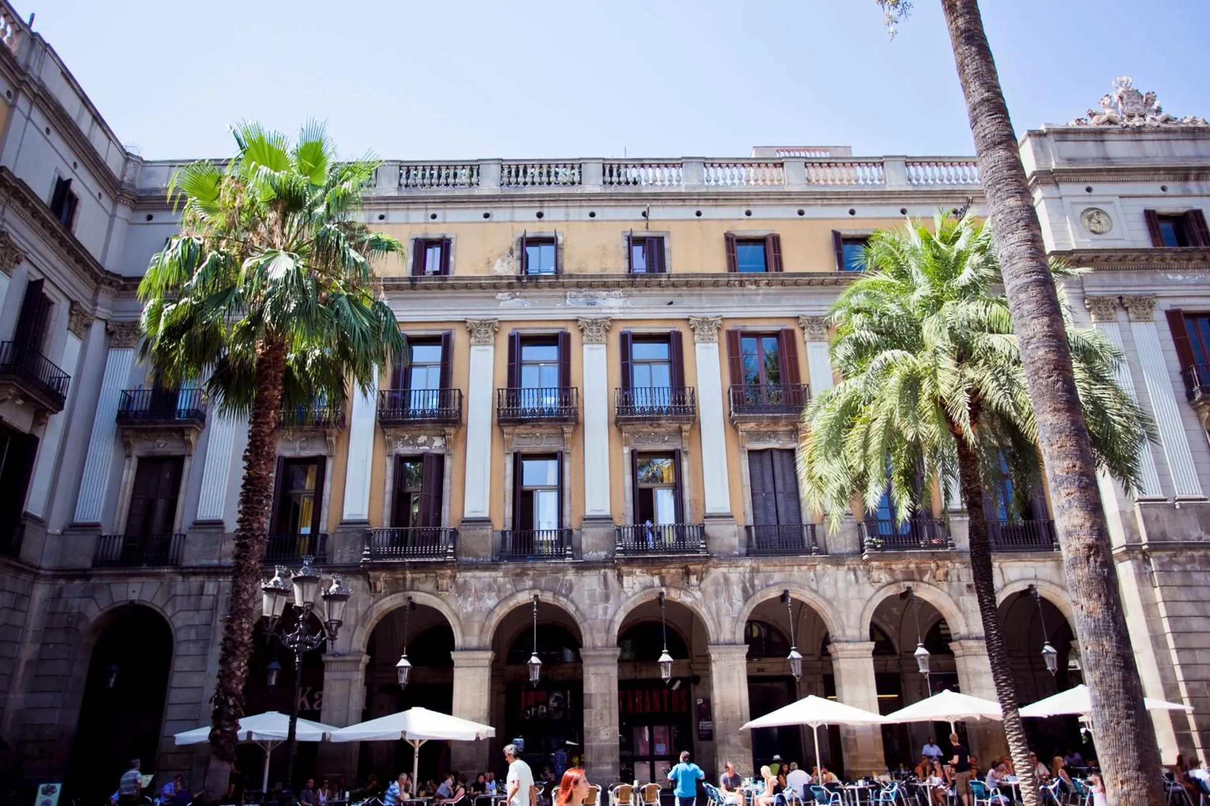 Property building in Ramblas Apartments