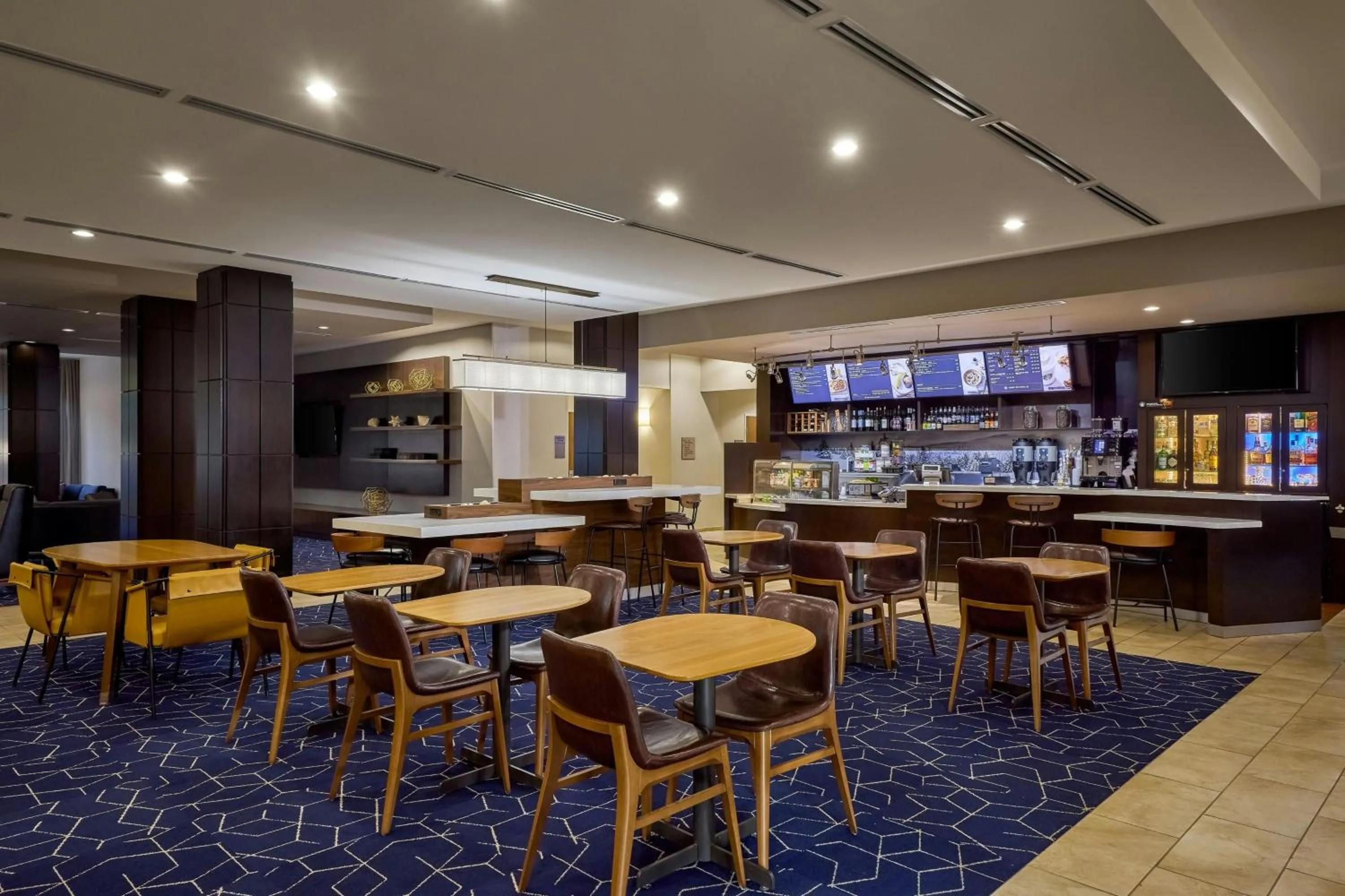 Restaurant/places to eat in Courtyard by Marriott Denver Southwest/Littleton