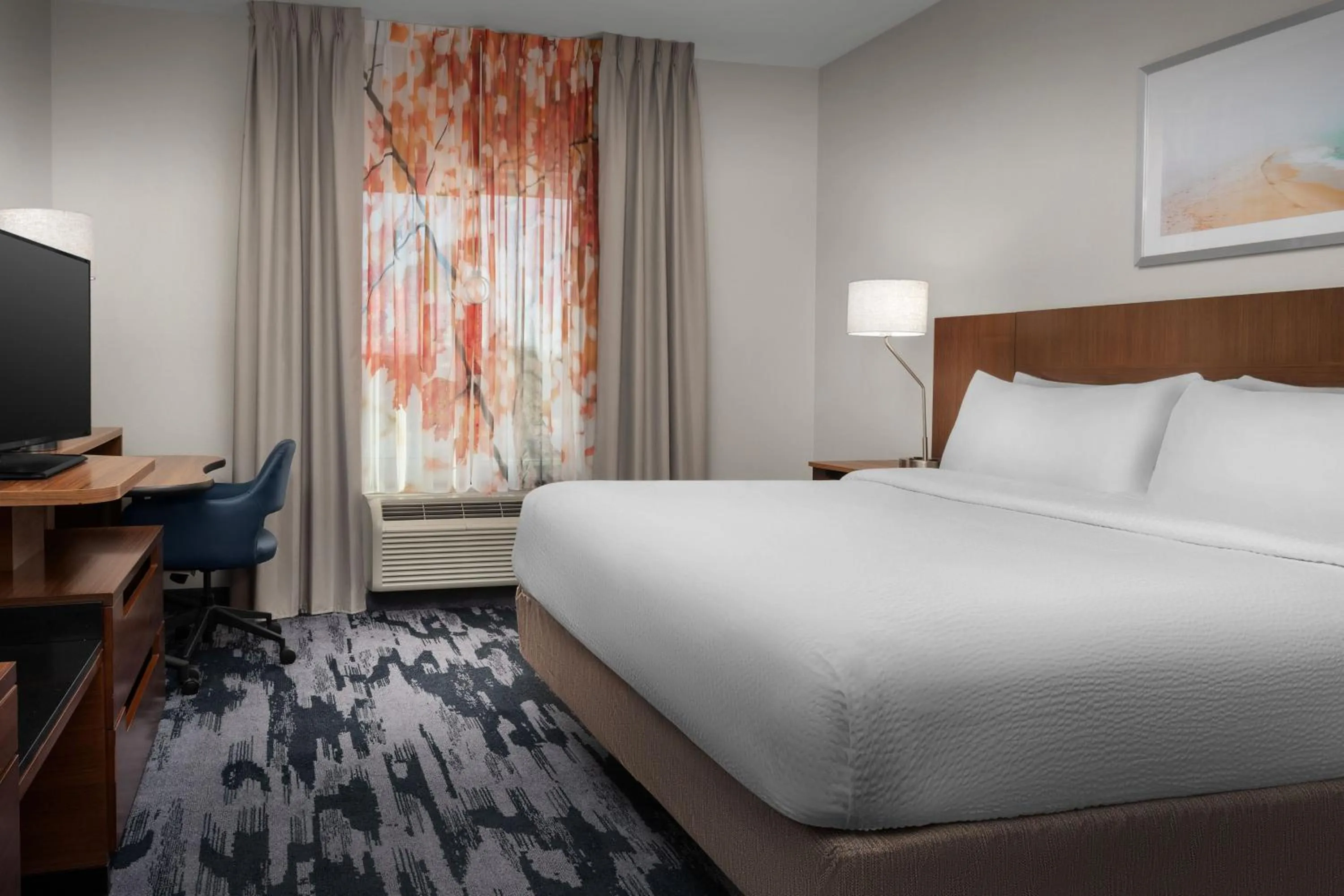 Photo of the whole room, Bed in Fairfield Inn & Suites by Marriott Panama City Beach