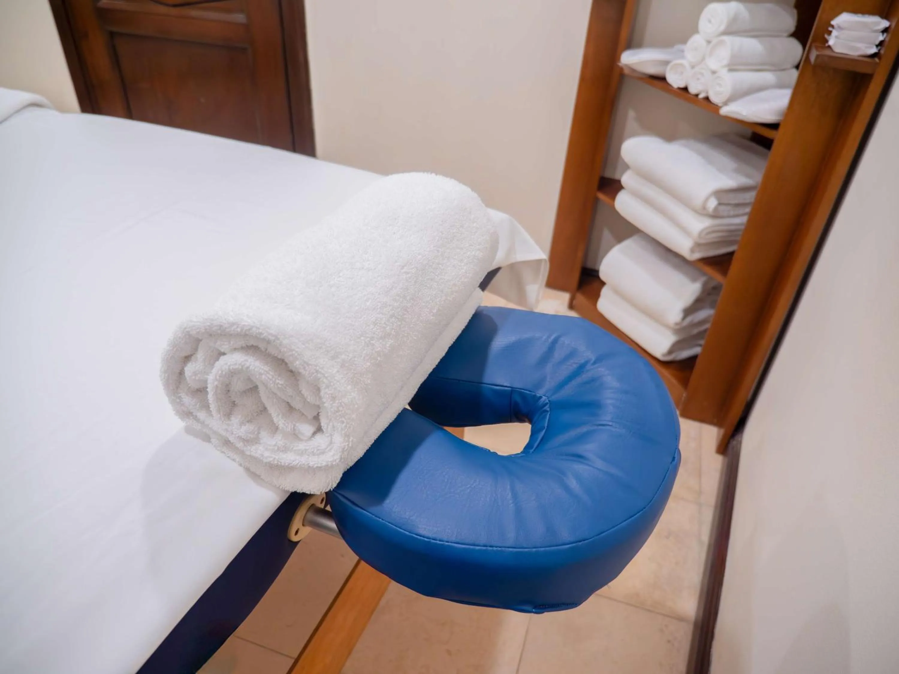 Spa and wellness centre/facilities, Bed in MS Milenium Monterrey Curio Collection by Hilton