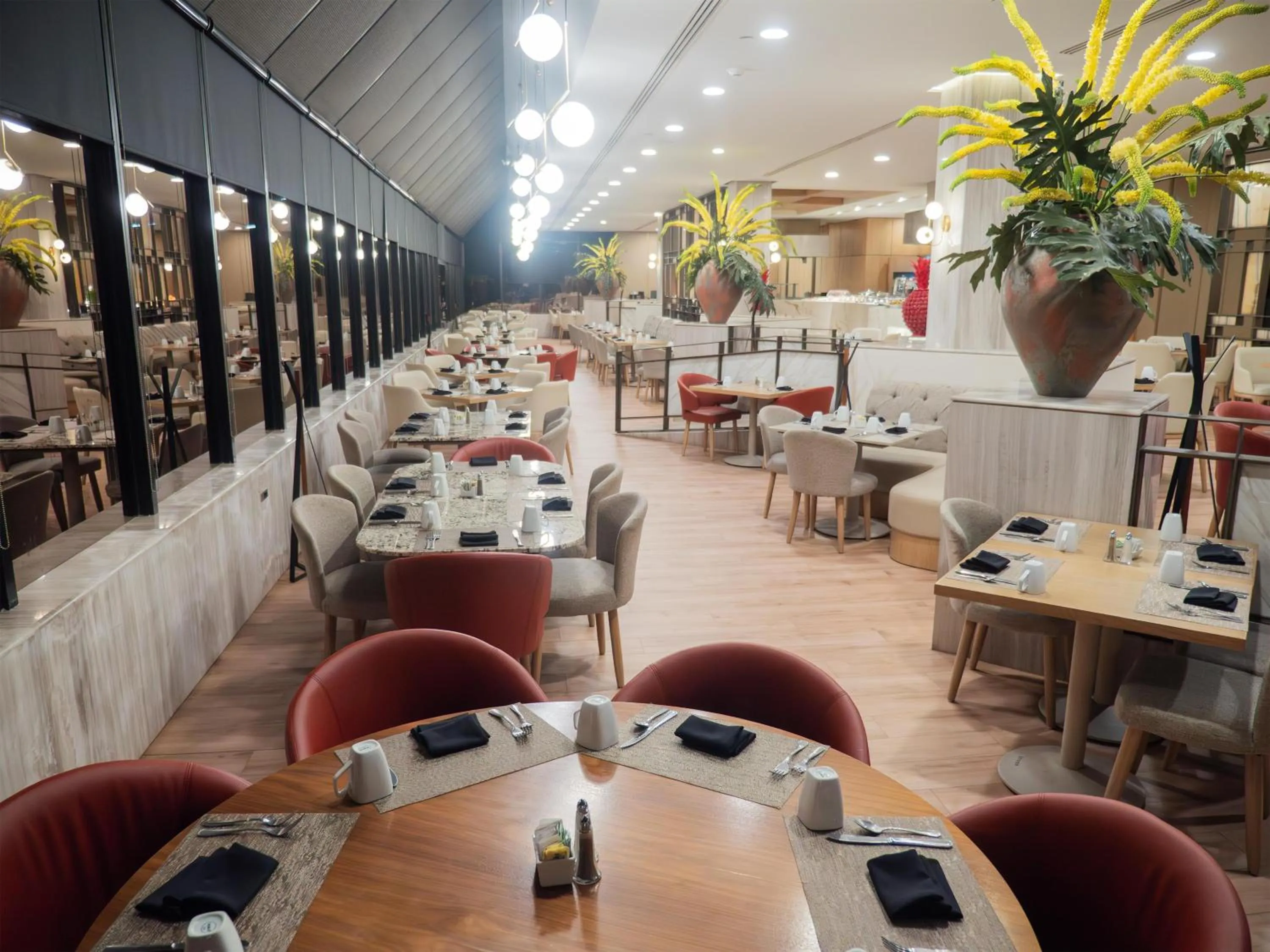 Restaurant/places to eat in MS Milenium Monterrey Curio Collection by Hilton