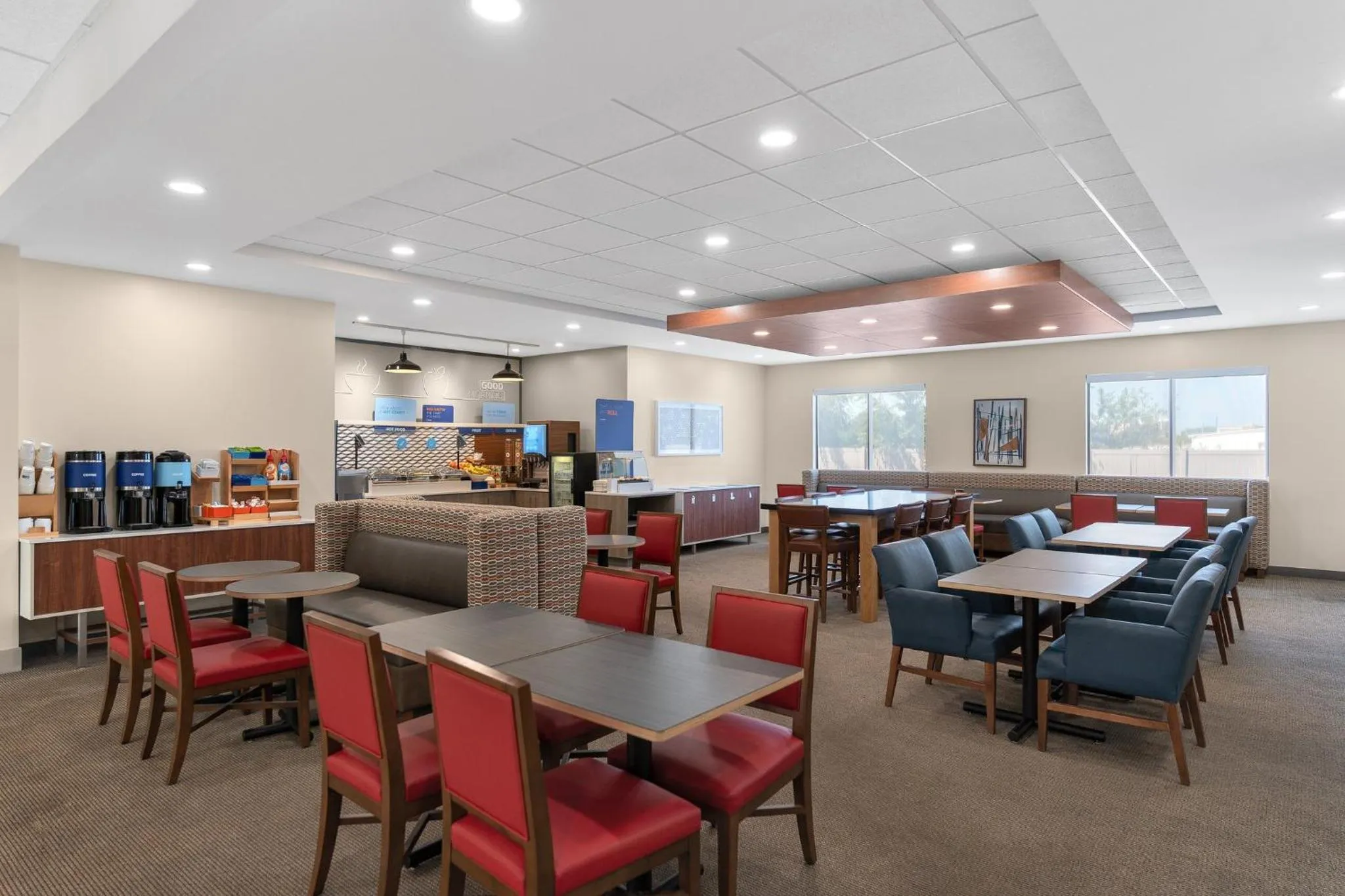 Breakfast in Holiday Inn Express Hotel & Suites Coralville by IHG