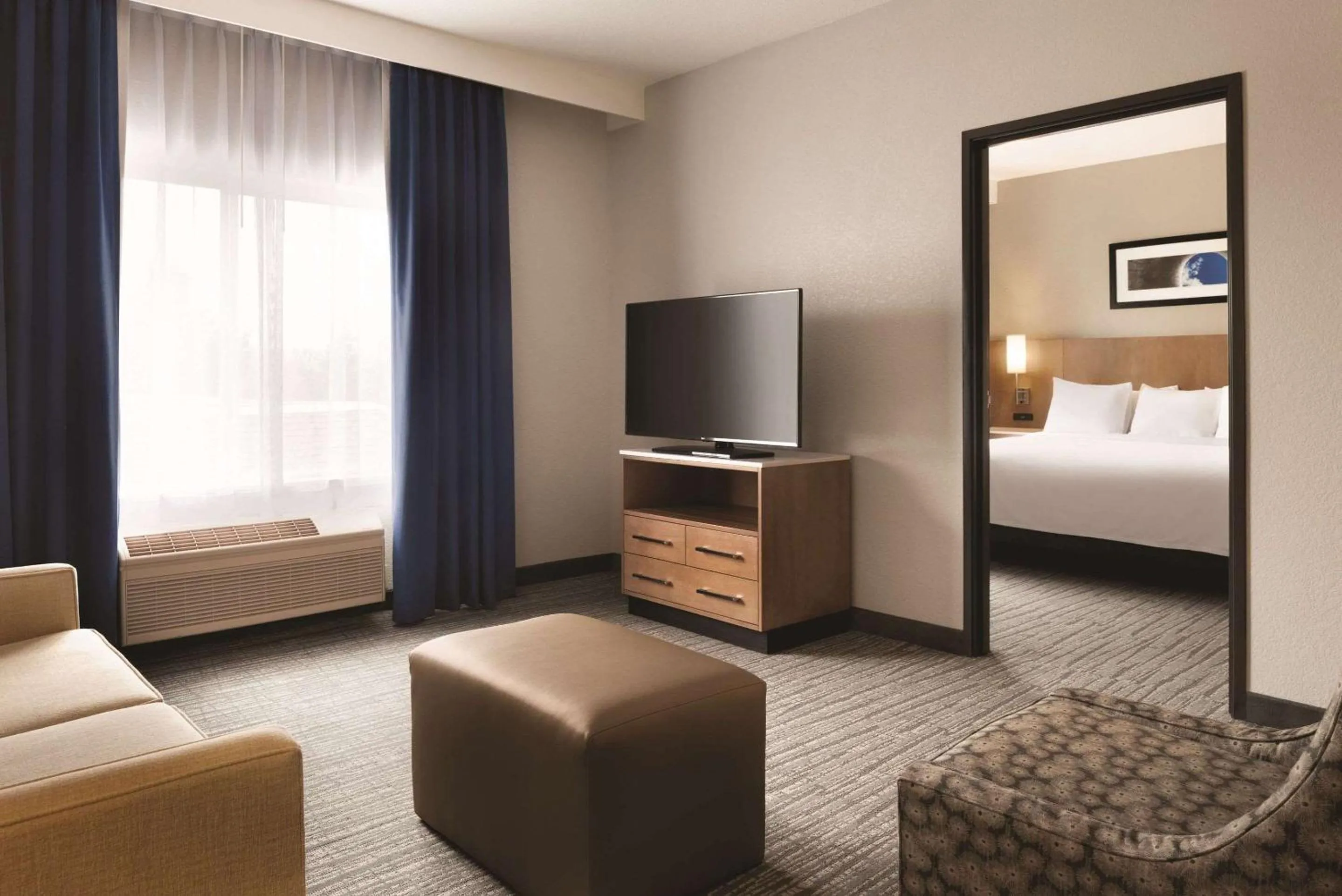 Bedroom in Radisson Hotel Ames Conference Center at ISU