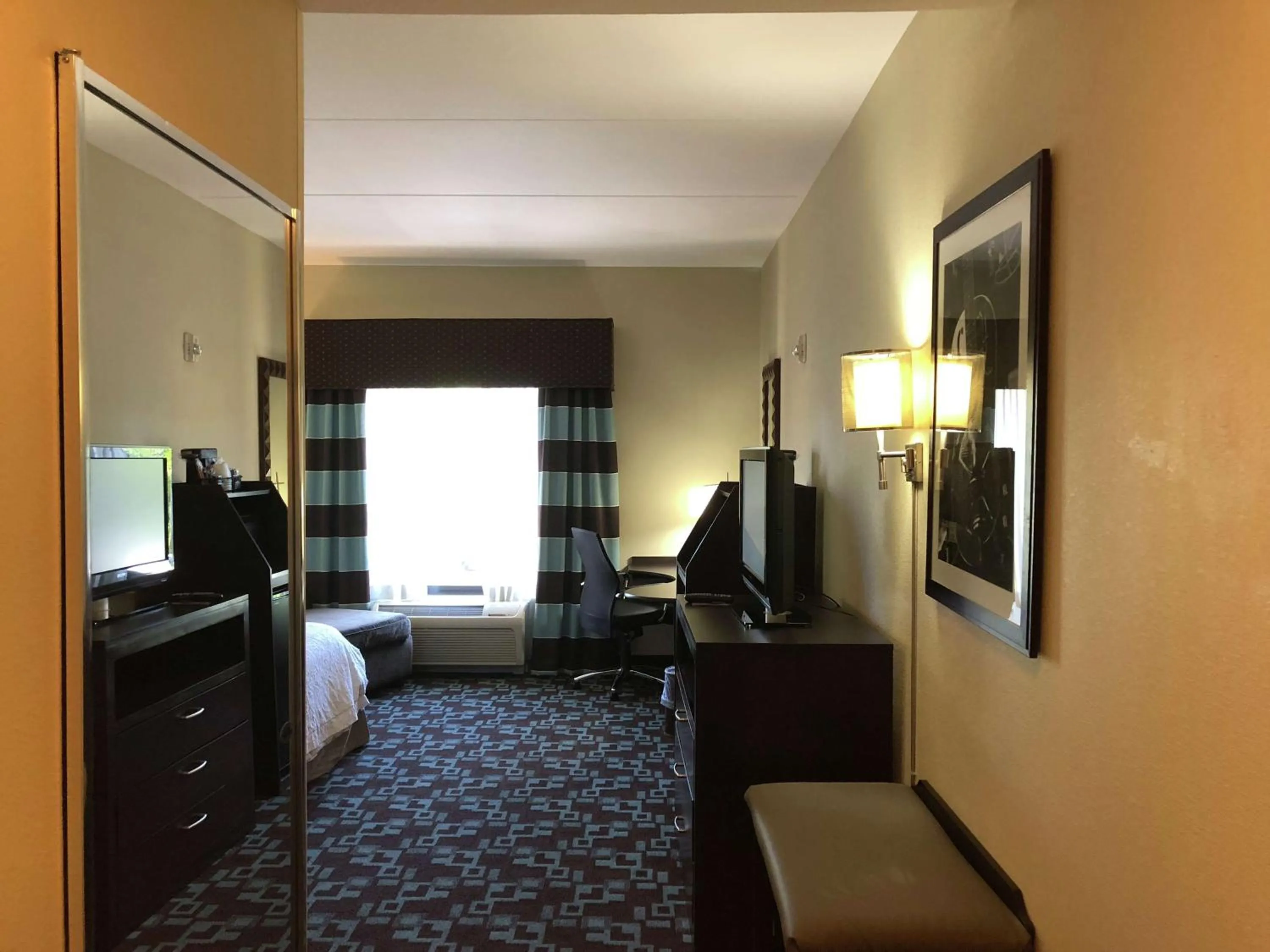 Bedroom in Hampton Inn & Suites Nashville at Opryland