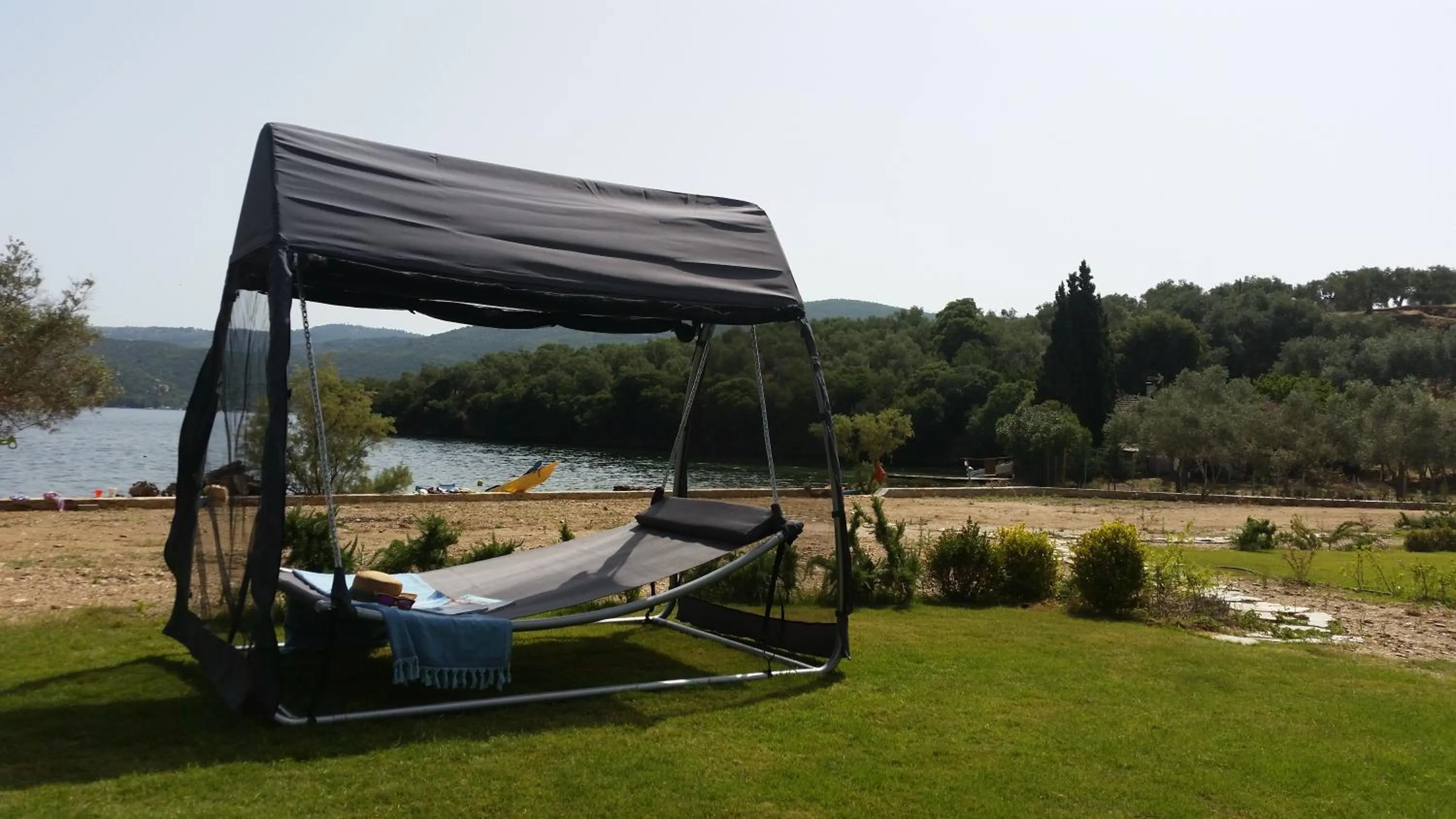 Garden in Thea Houses