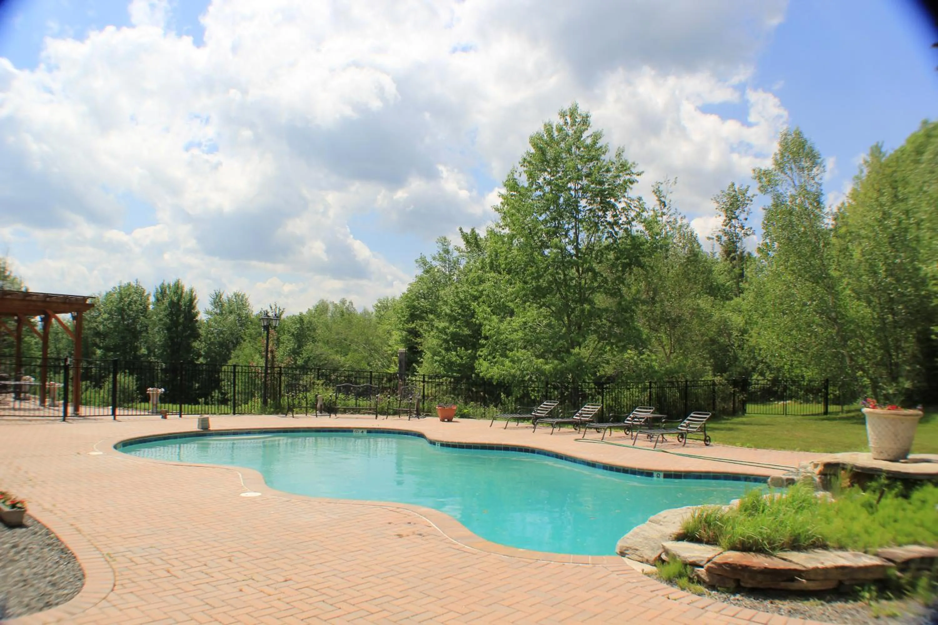 Pool view in The Inn at Quail Run