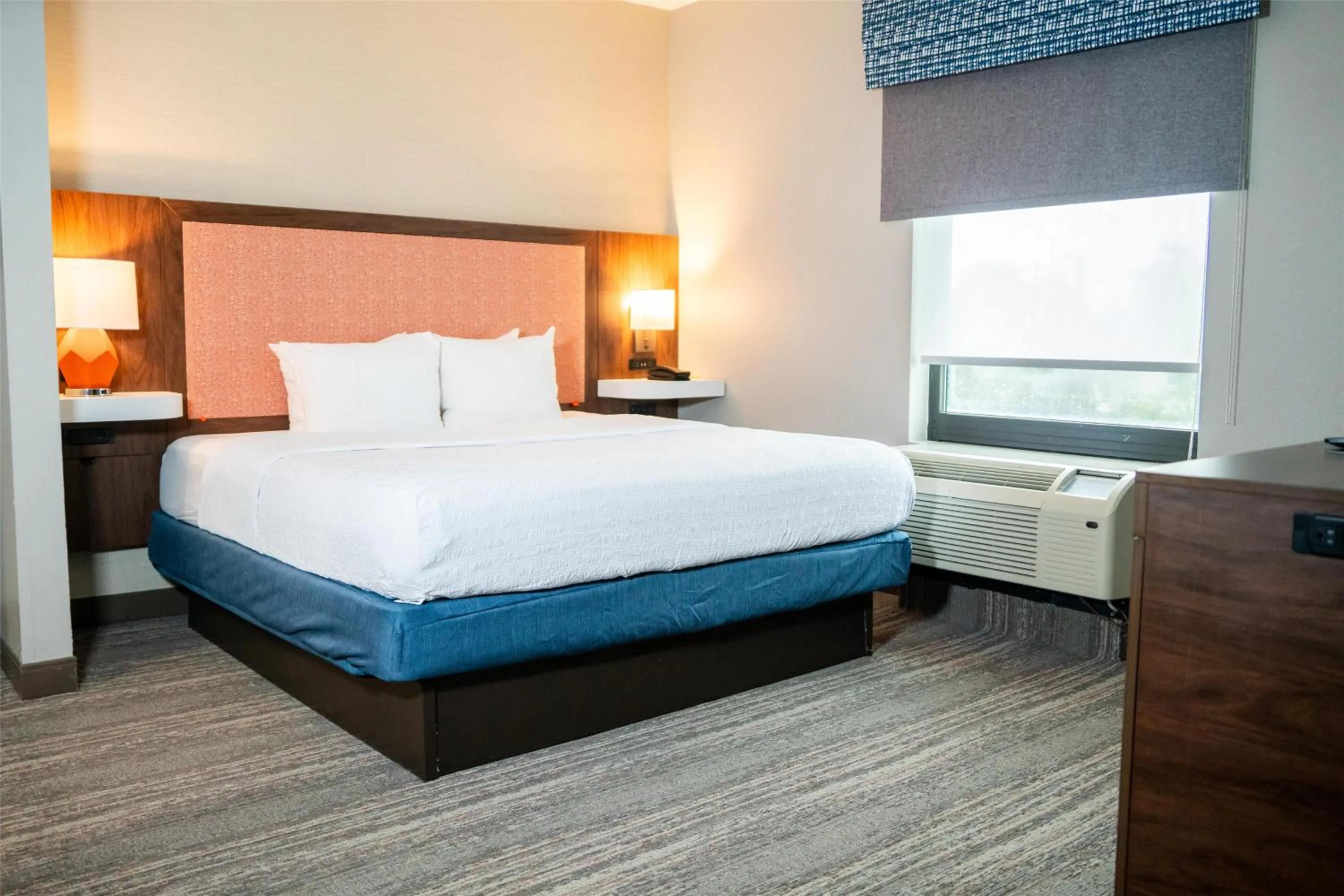 Bed in Hampton Inn Gonzales