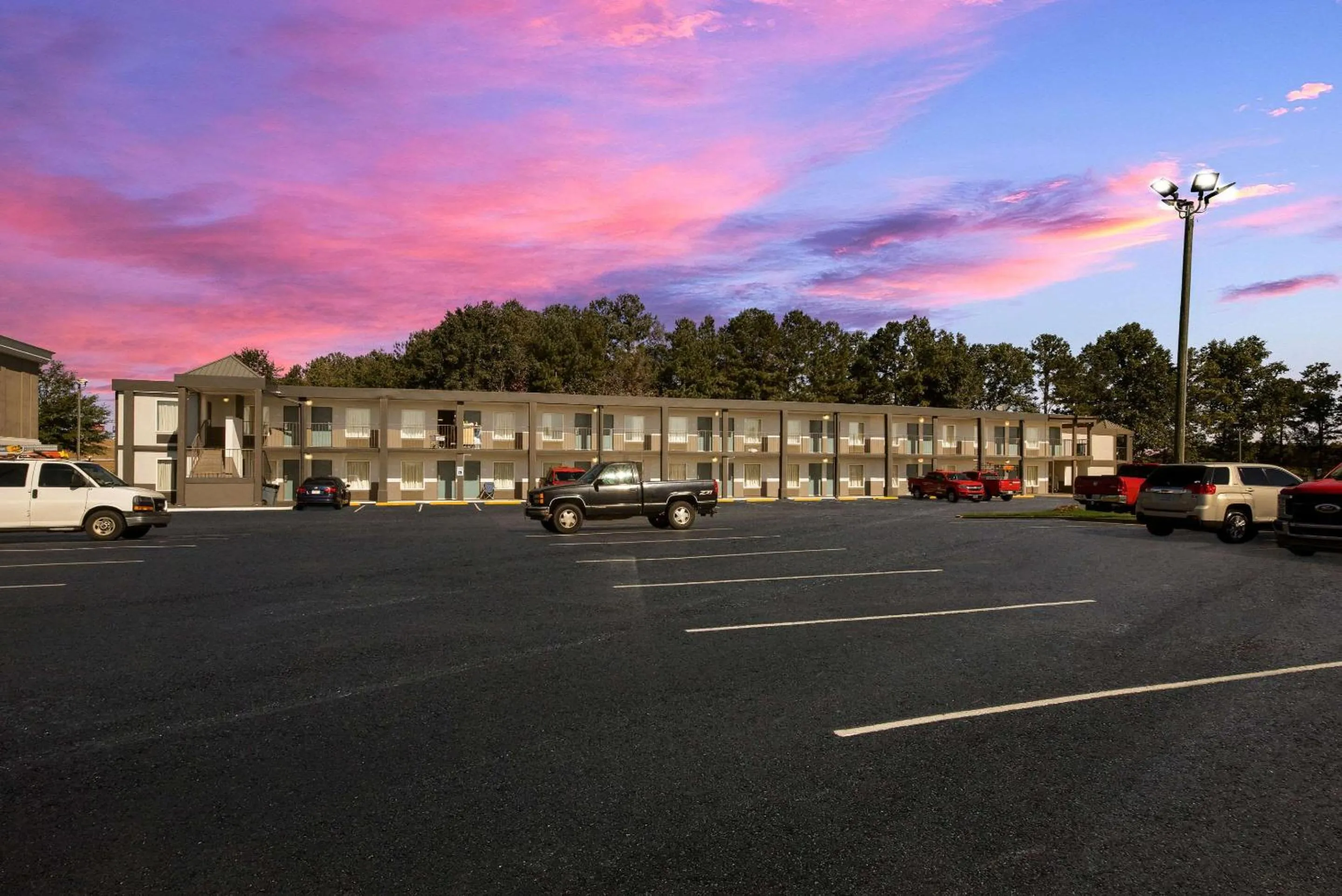 Property building in Rodeway Inn Commerce