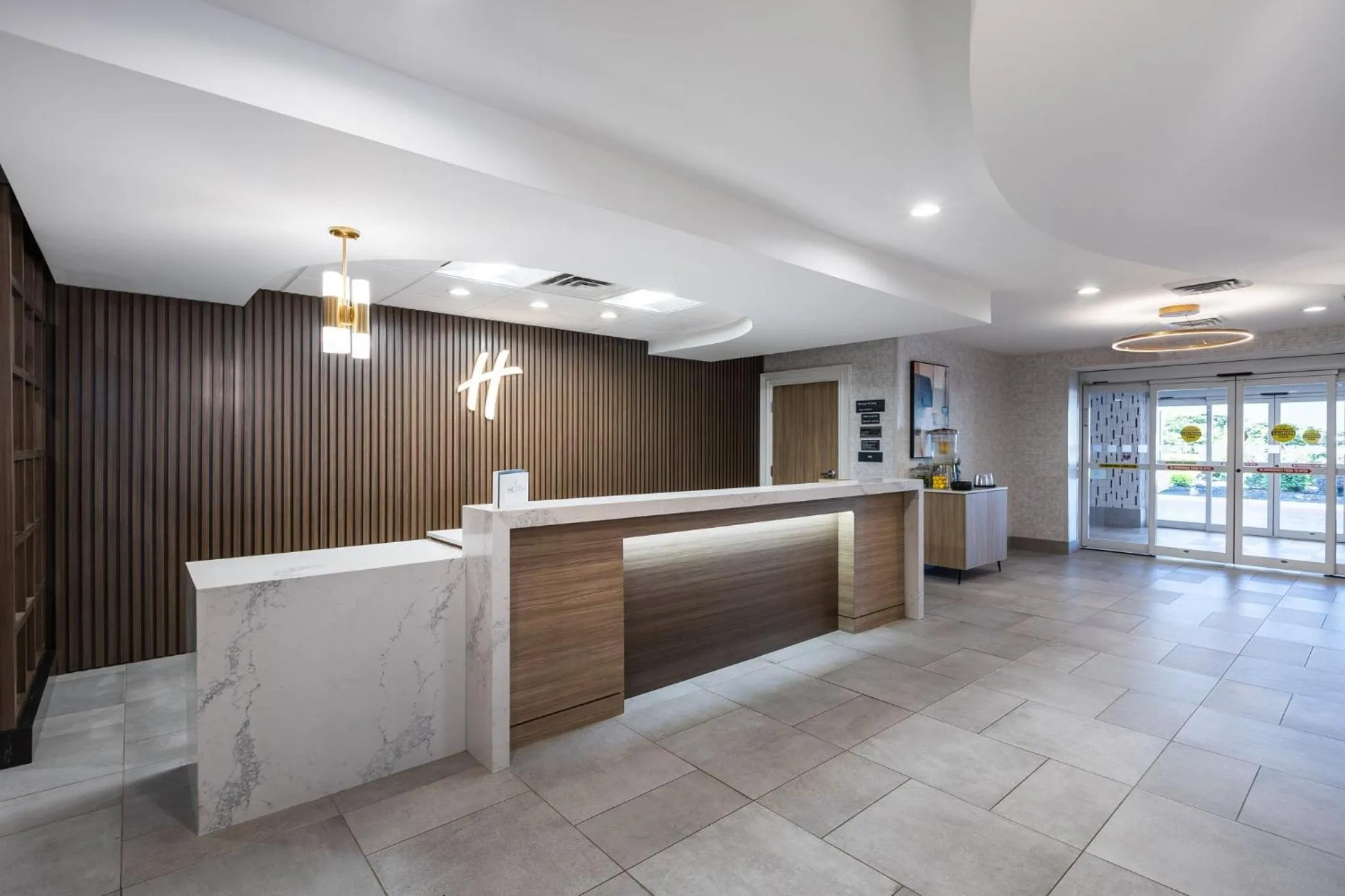 Property building in Holiday Inn Anderson by IHG