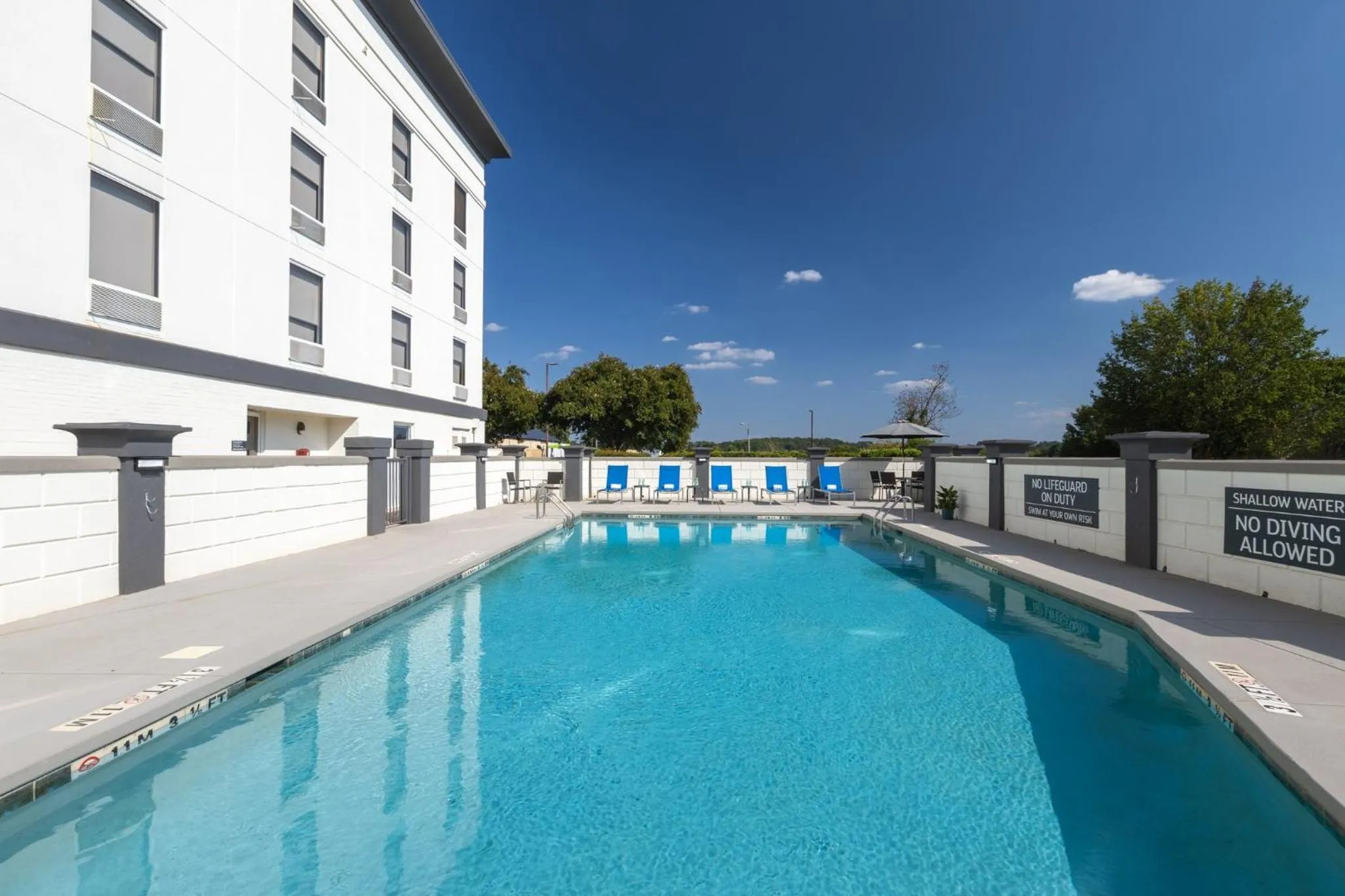 Swimming pool in Holiday Inn Anderson by IHG