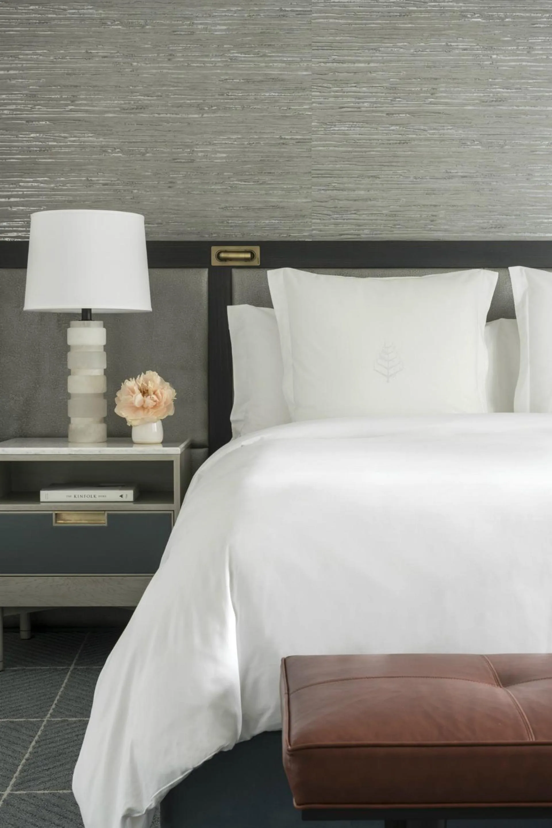 Bed in Four Seasons Hotel San Francisco