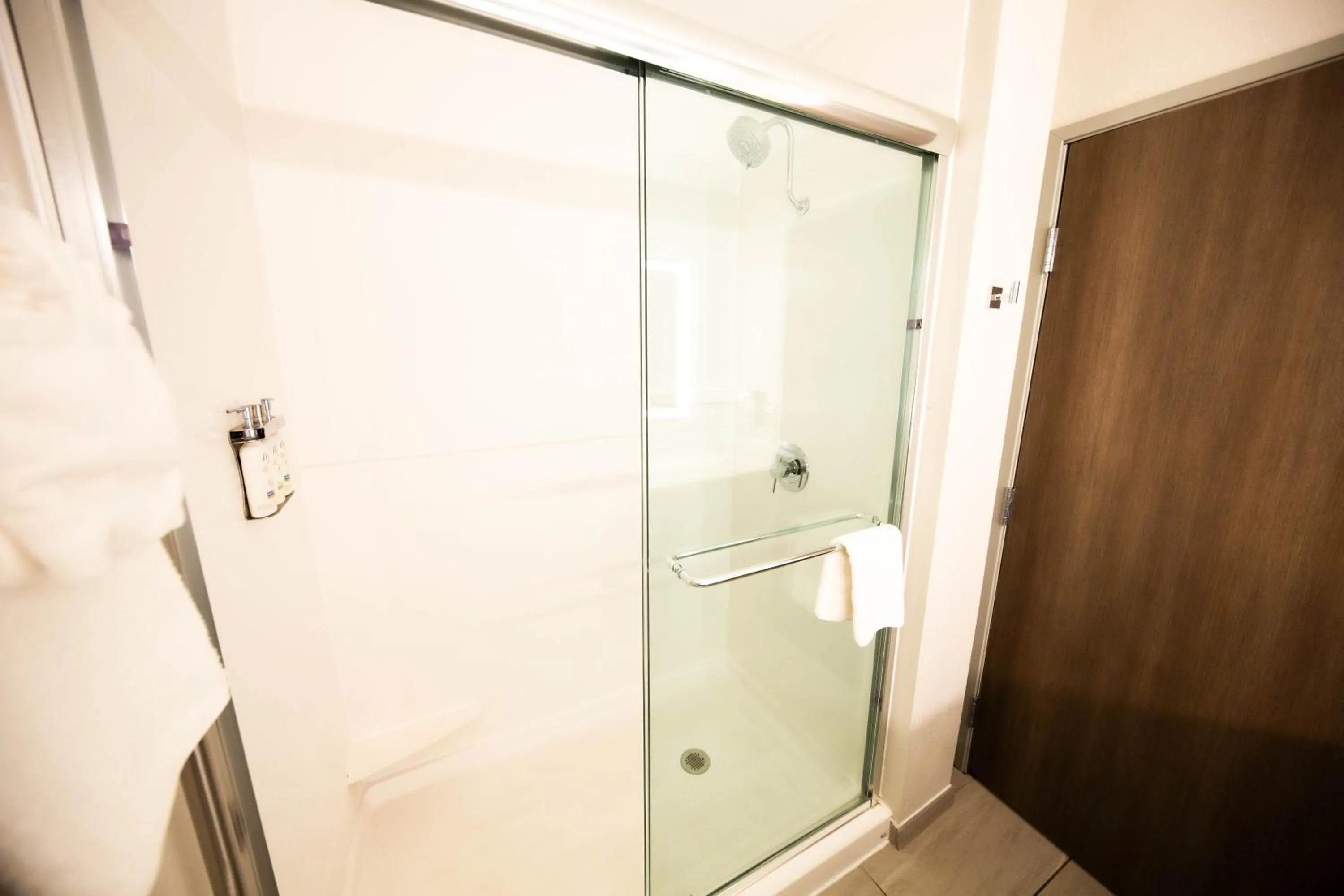 Bathroom in Holiday Inn Express - Canyon by IHG