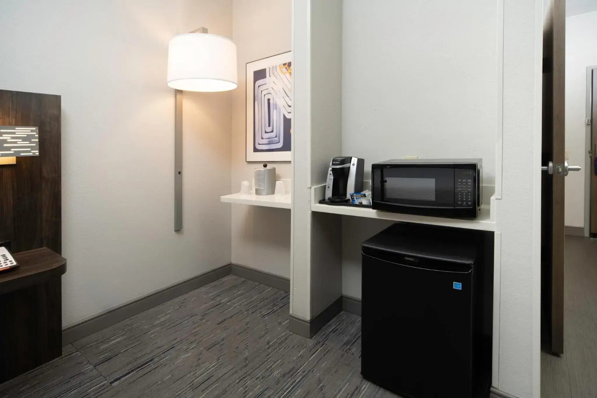 King Room - Mobility Access/Hearing Accessible in Holiday Inn Express - Canyon by IHG King Room - Mobility Access/Hearing Accessible in Holiday Inn Express - Canyon by IHG