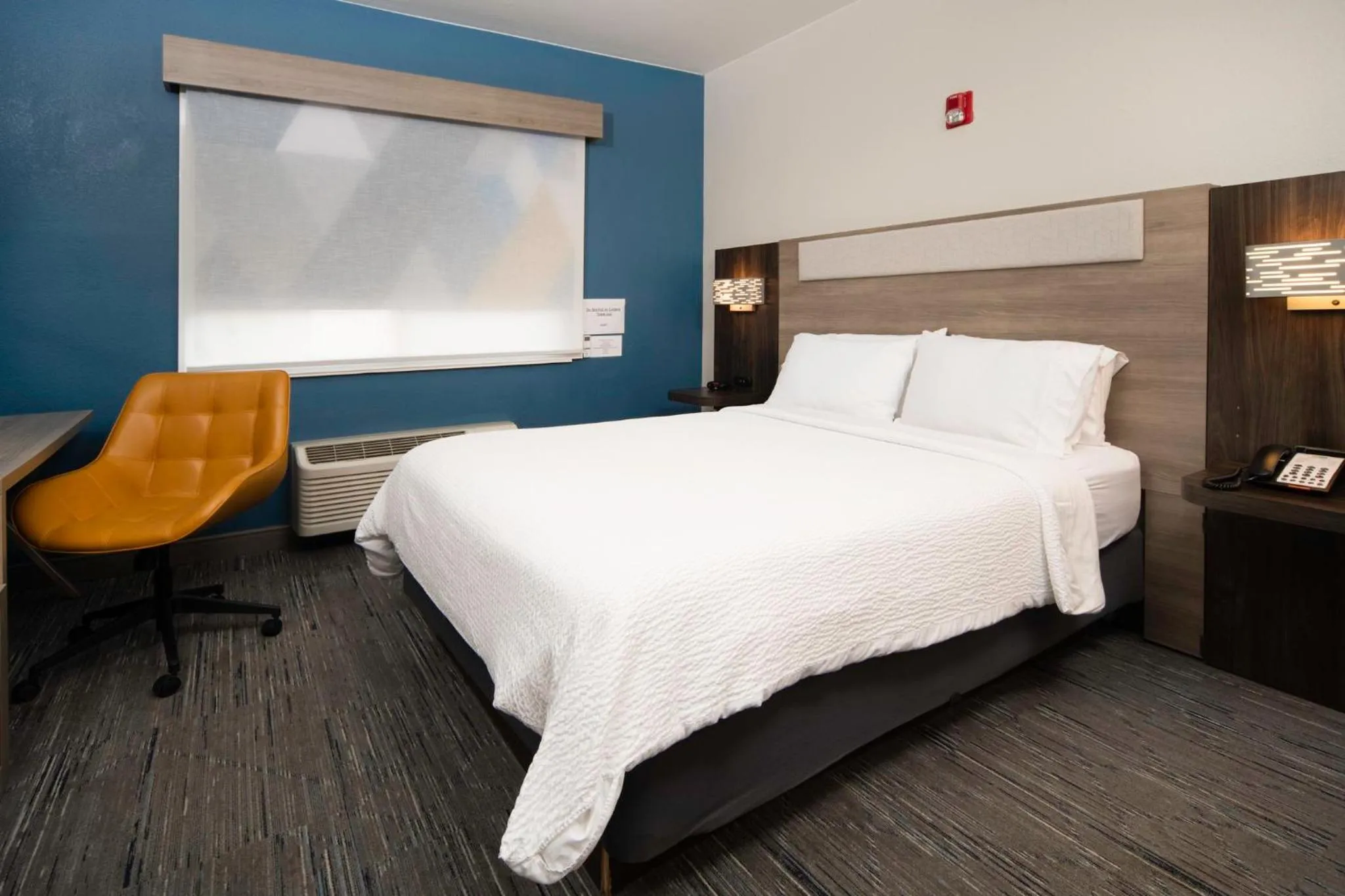 Photo of the whole room, Bed in Holiday Inn Express - Canyon by IHG