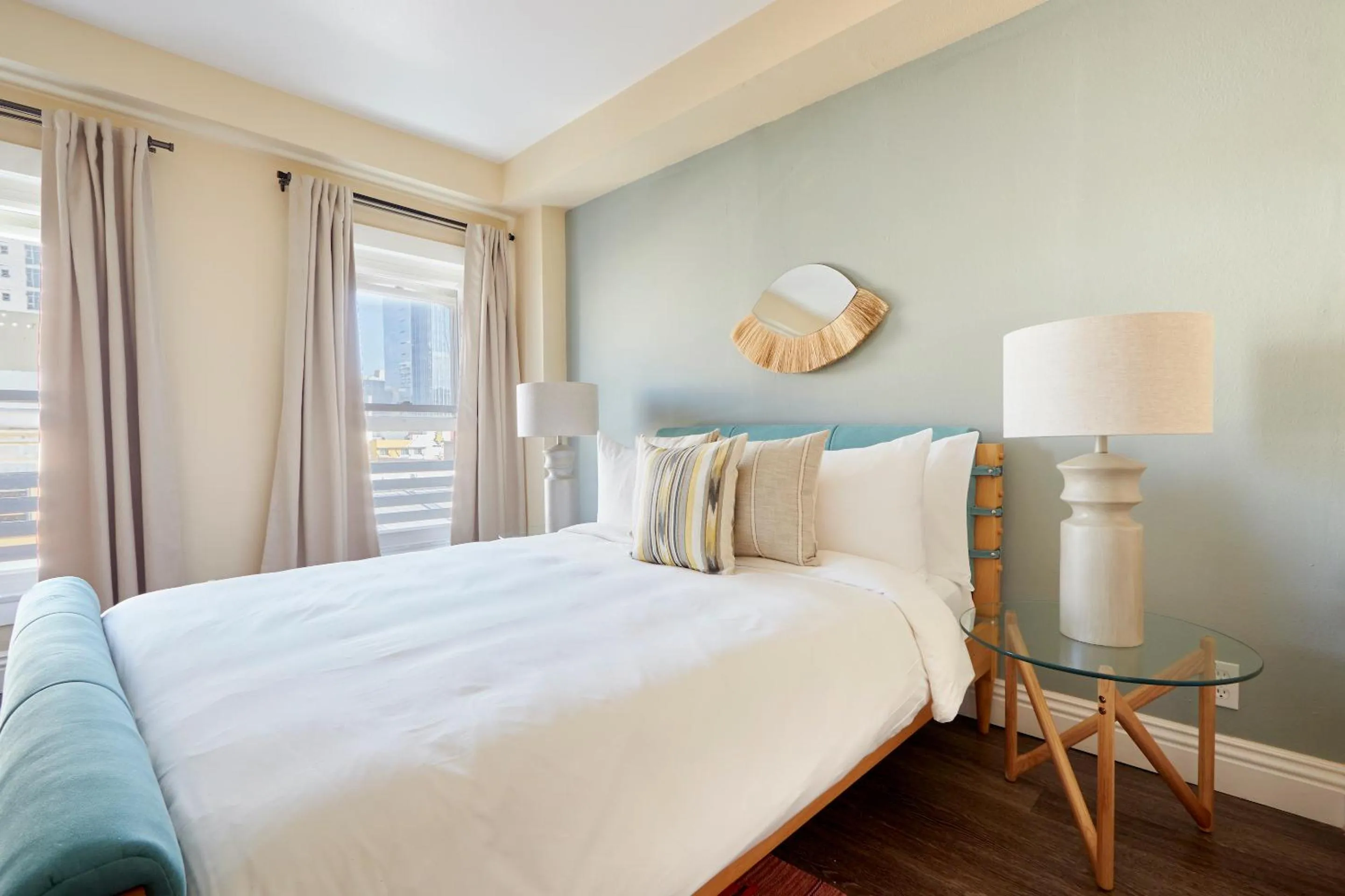 Bed in Sonder The Marin