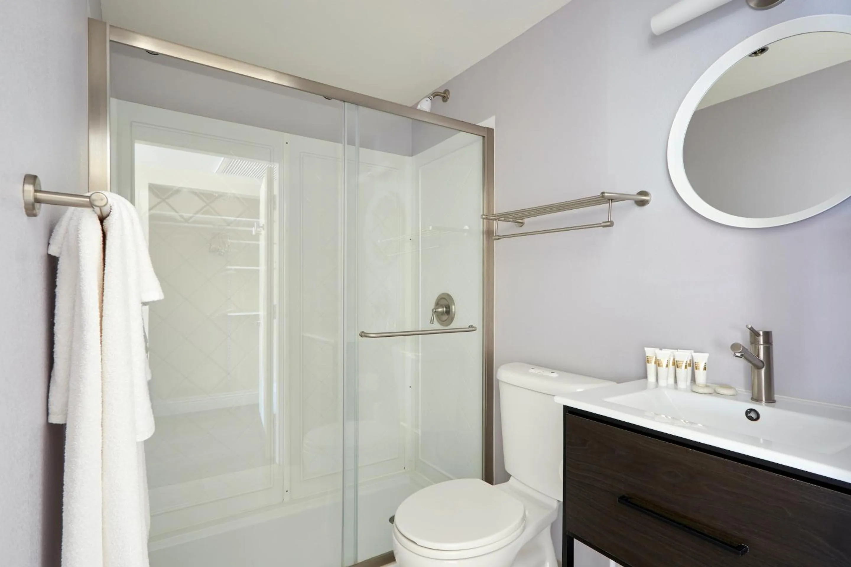 Shower in Sonder The Marin
