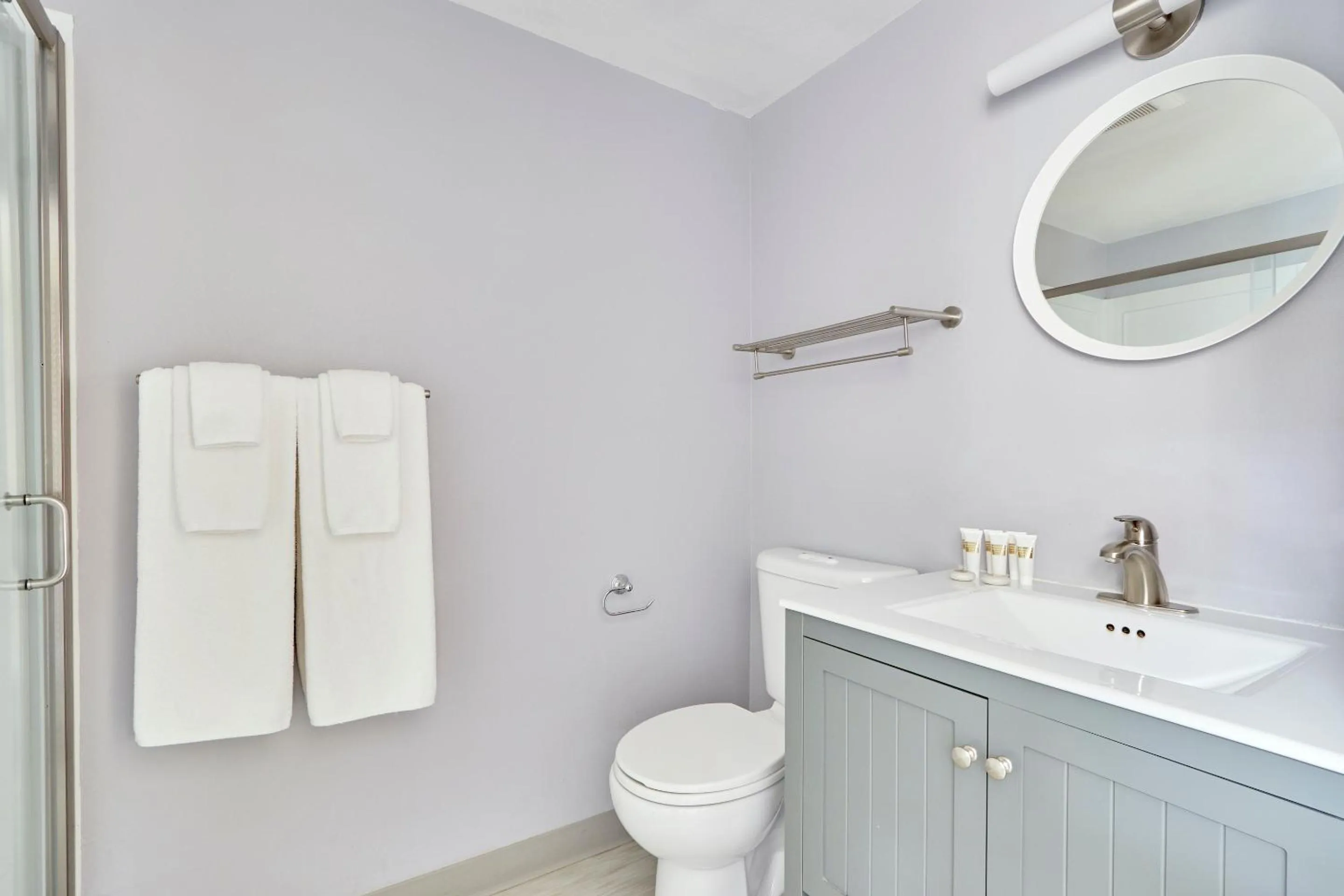 Shower in Sonder The Marin