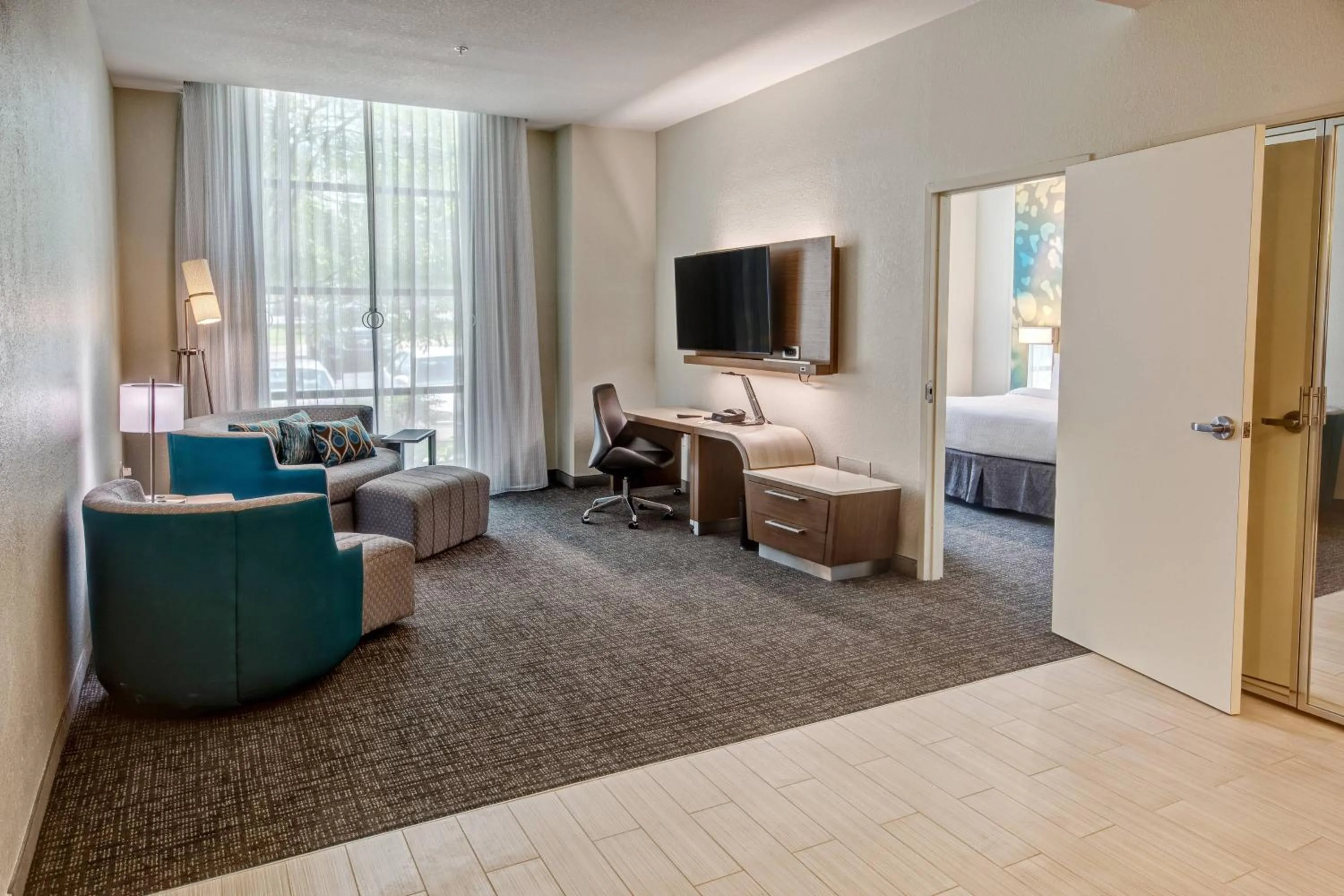 Living room, Bed in Courtyard by Marriott Dulles Airport Herndon
