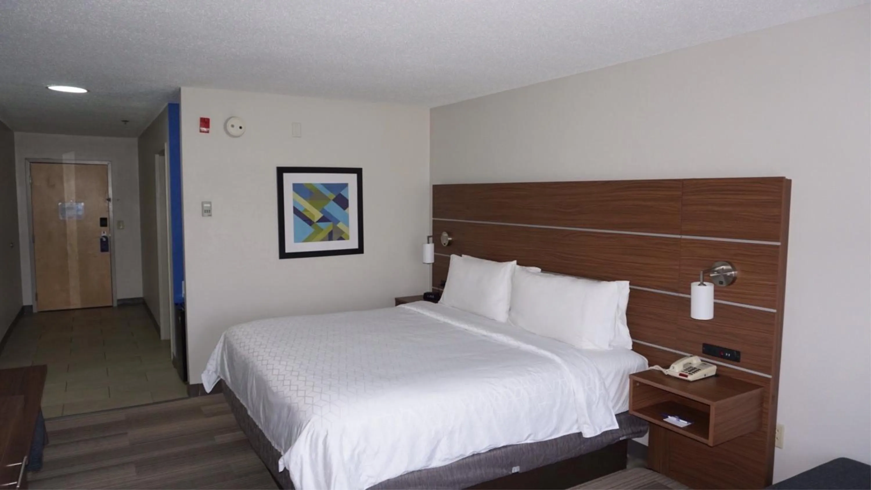 Photo of the whole room, Bed in Holiday Inn Express Hotel & Suites Greensboro-East by IHG