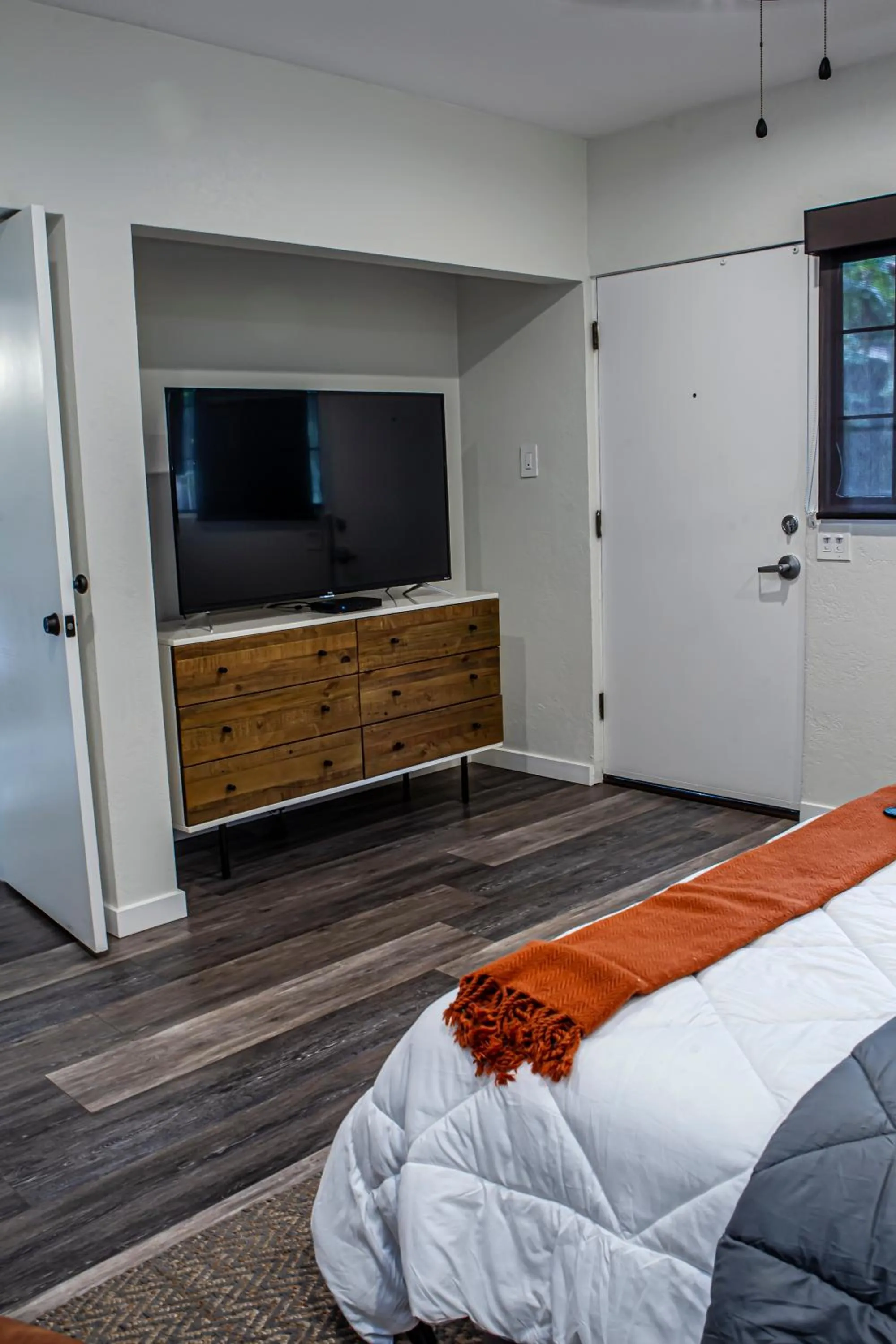 TV and multimedia, Bed in Hotel California