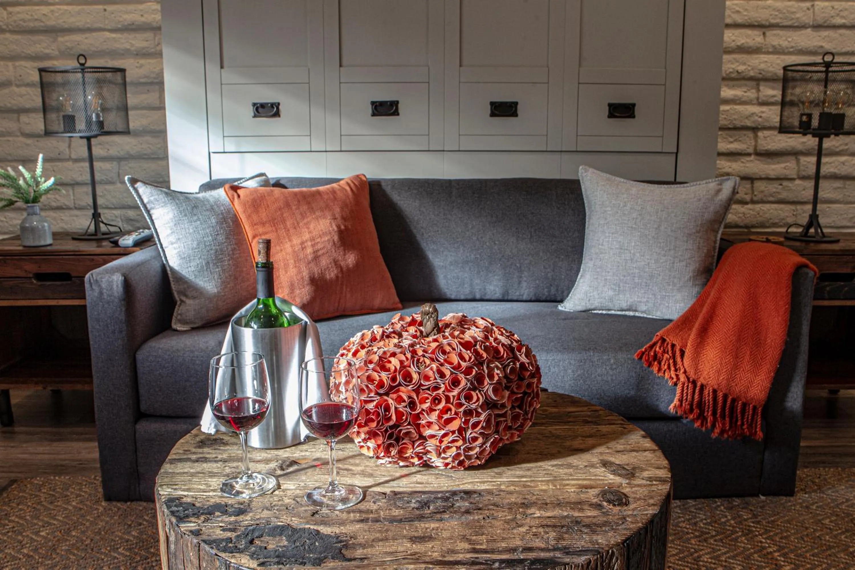 Living room in Hotel California