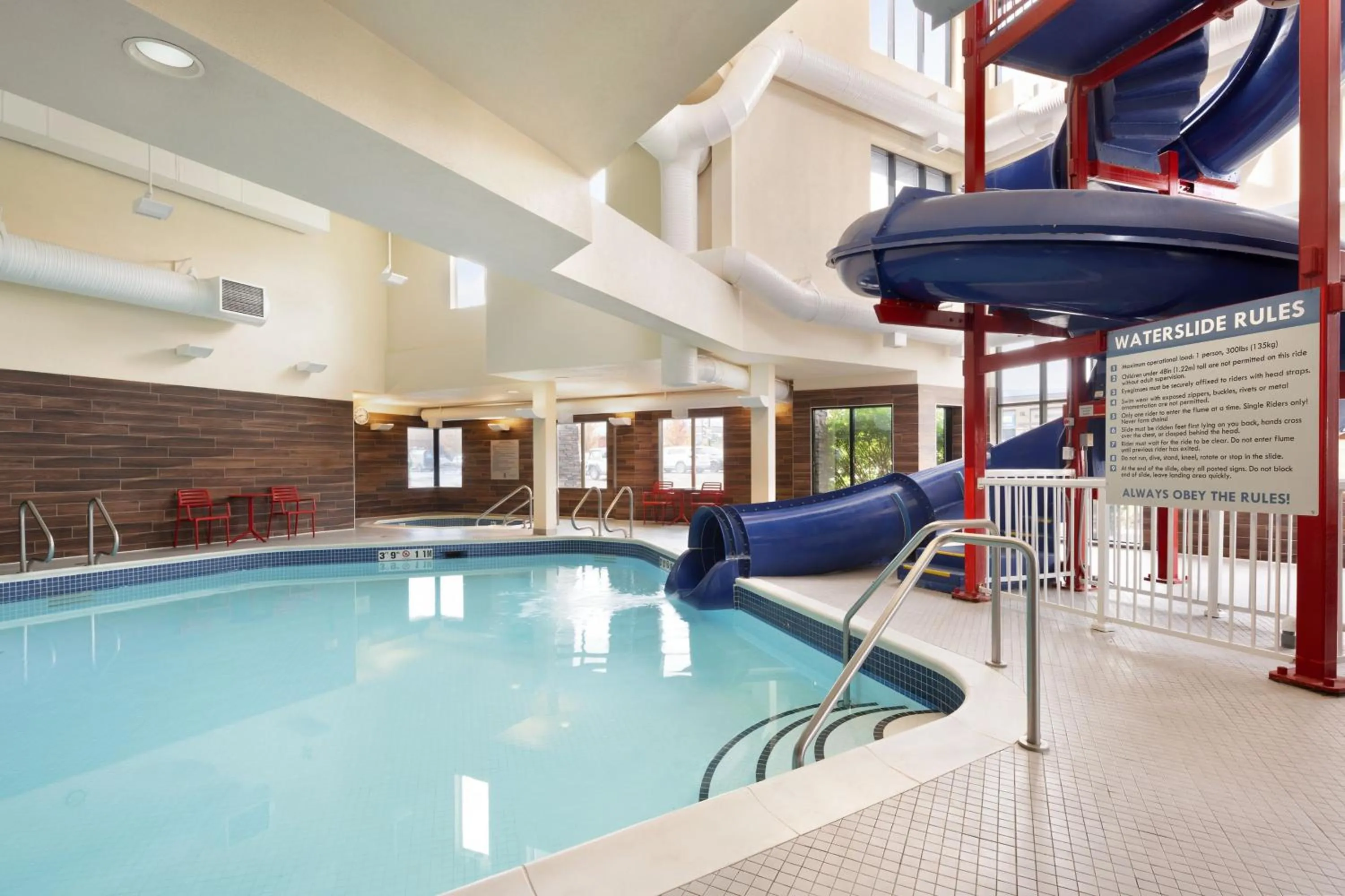 Swimming pool in Fairfield Inn & Suites by Marriott West Kelowna