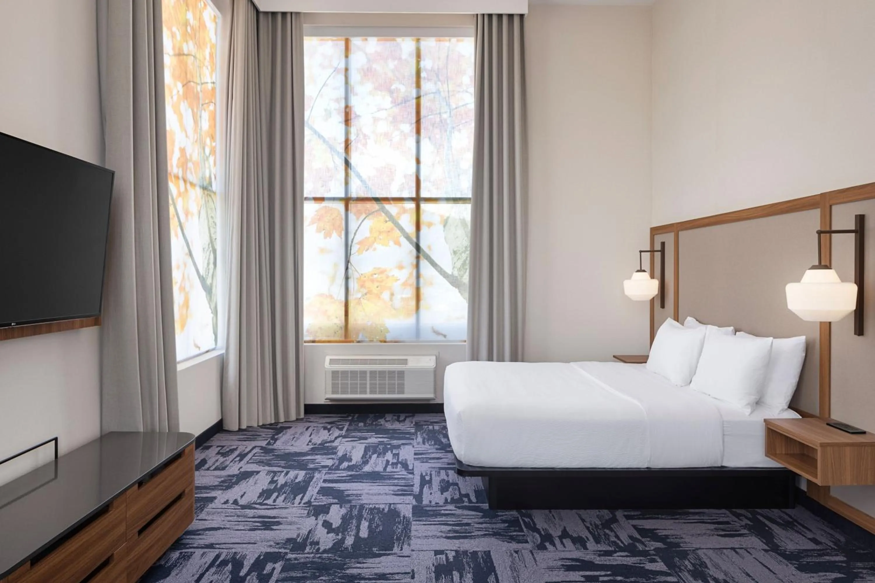 Photo of the whole room, Bed in Fairfield Inn & Suites by Marriott West Kelowna