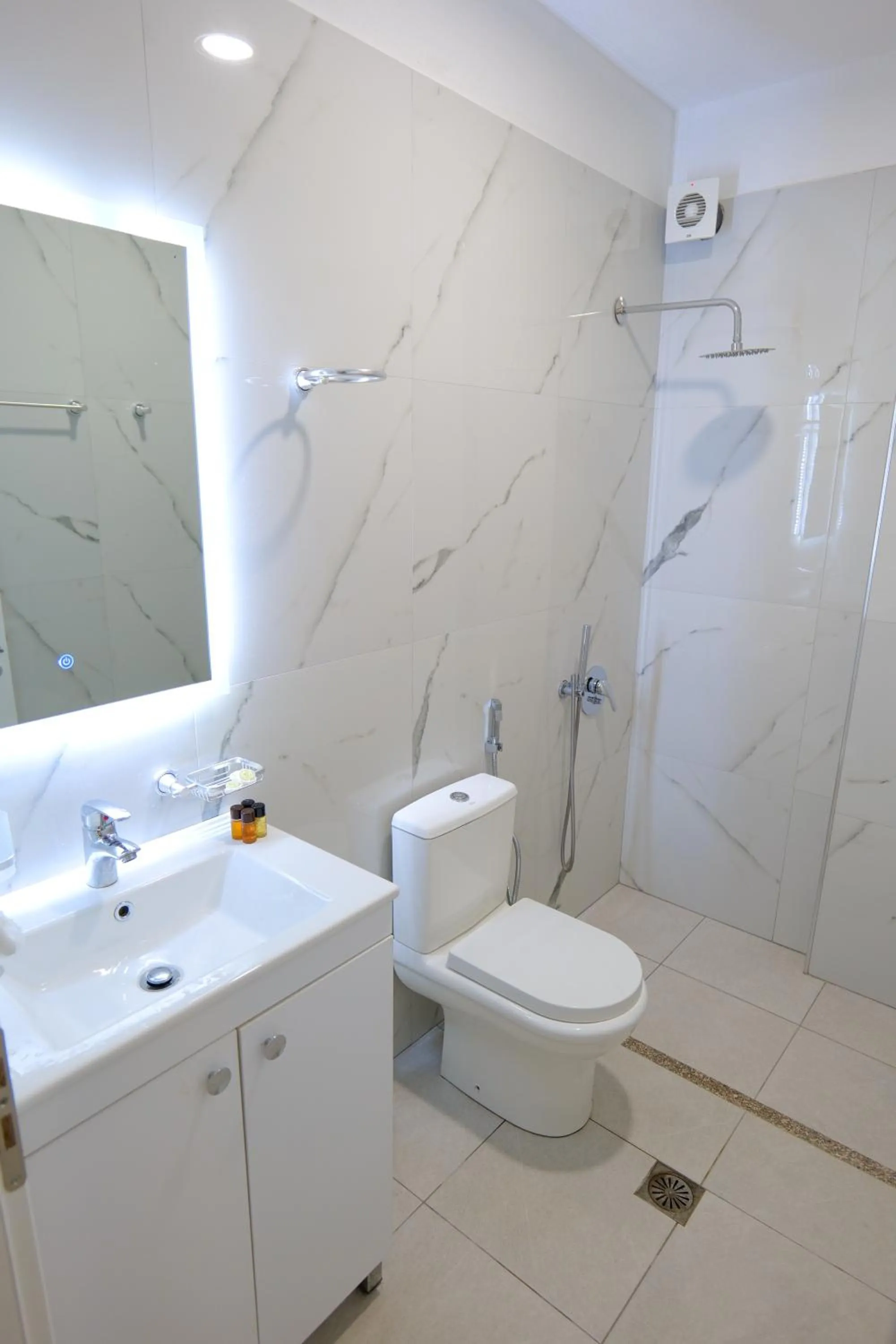 Bathroom in Hotel Vathi