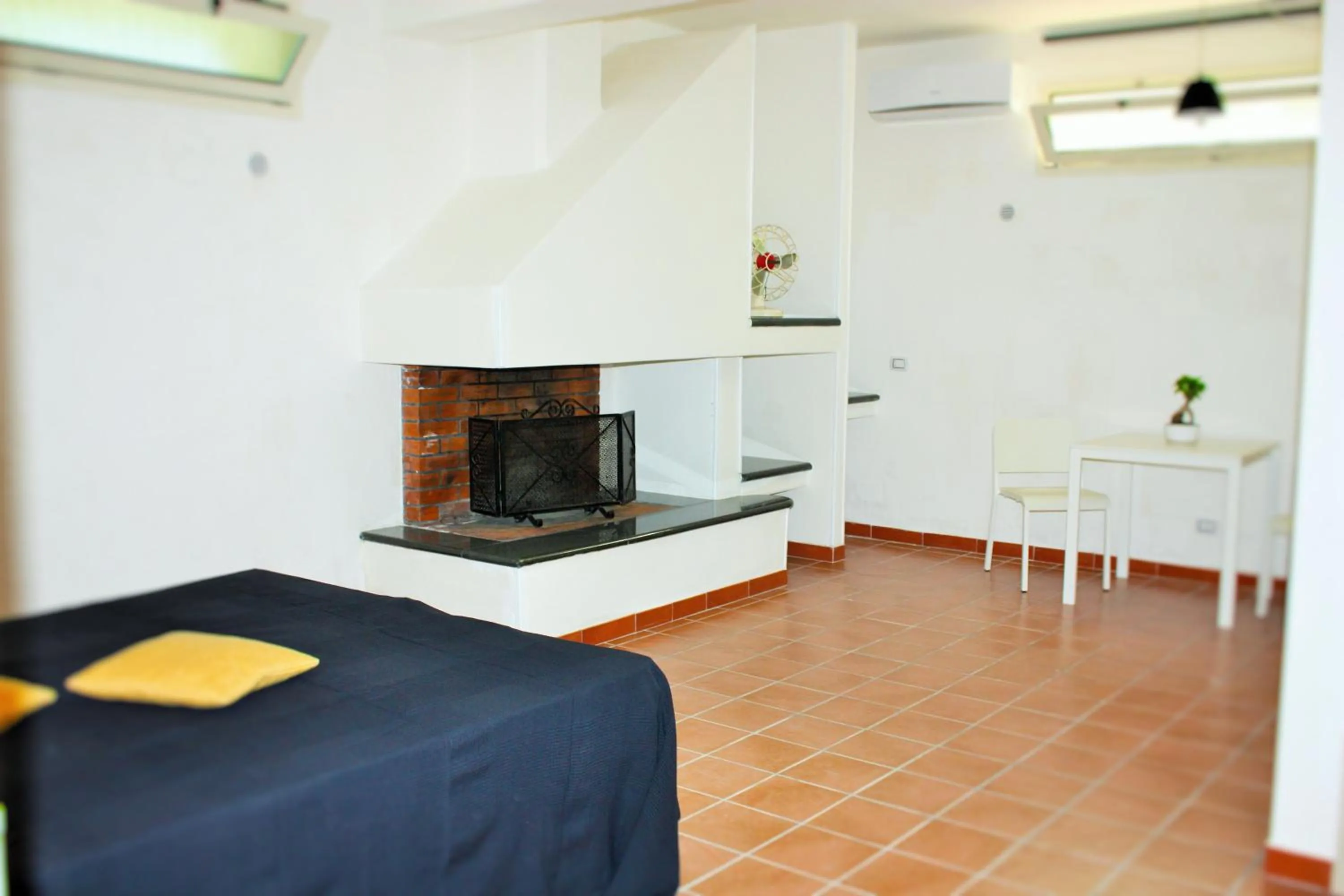 Photo of the whole room in La Macchia