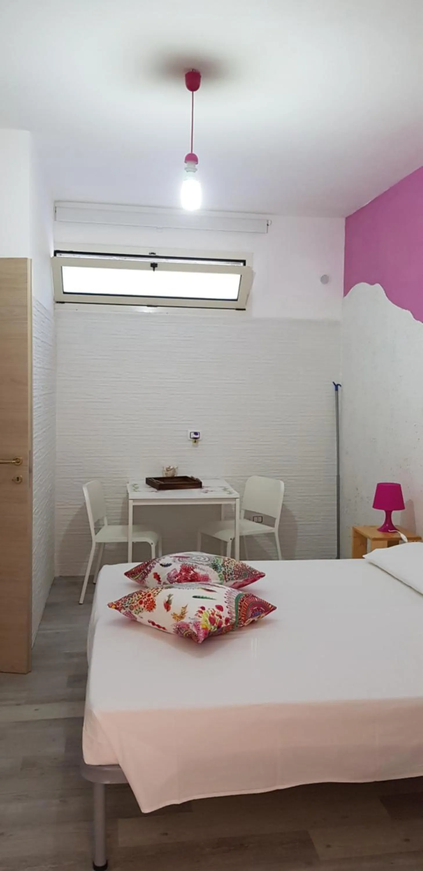 Photo of the whole room in La Macchia