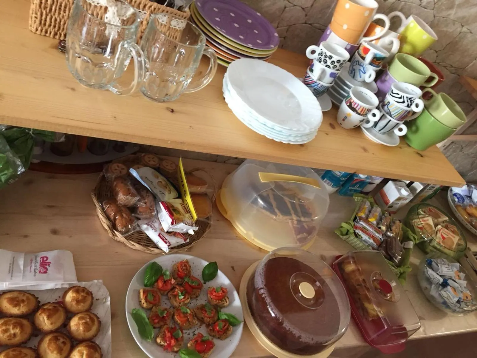 Buffet breakfast in La Macchia